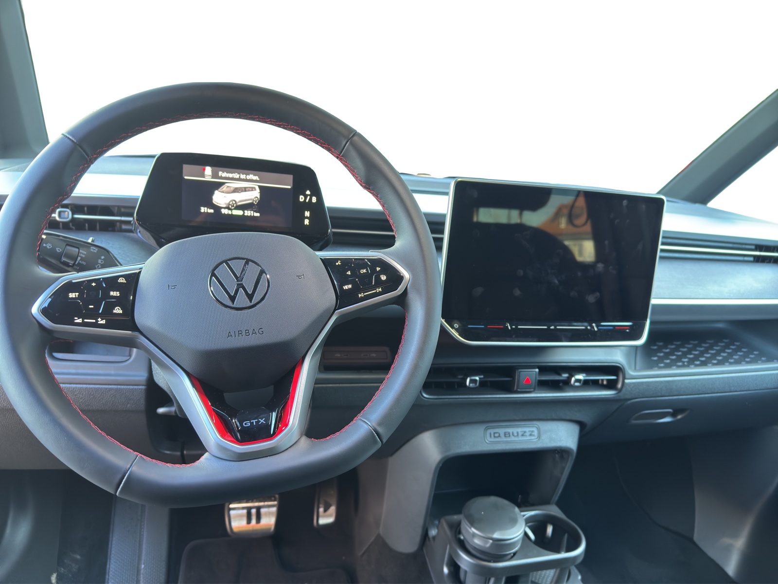 VW ID.Buzz LWB GTX 4 Motion-image-10