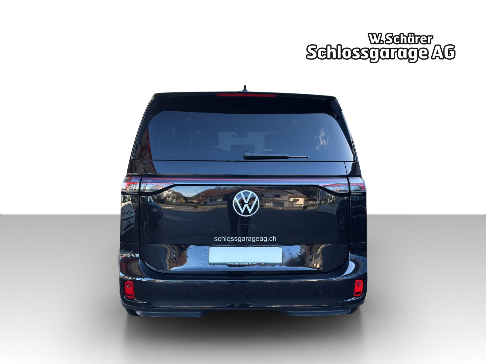 VW ID.Buzz LWB GTX 4 Motion-image-3