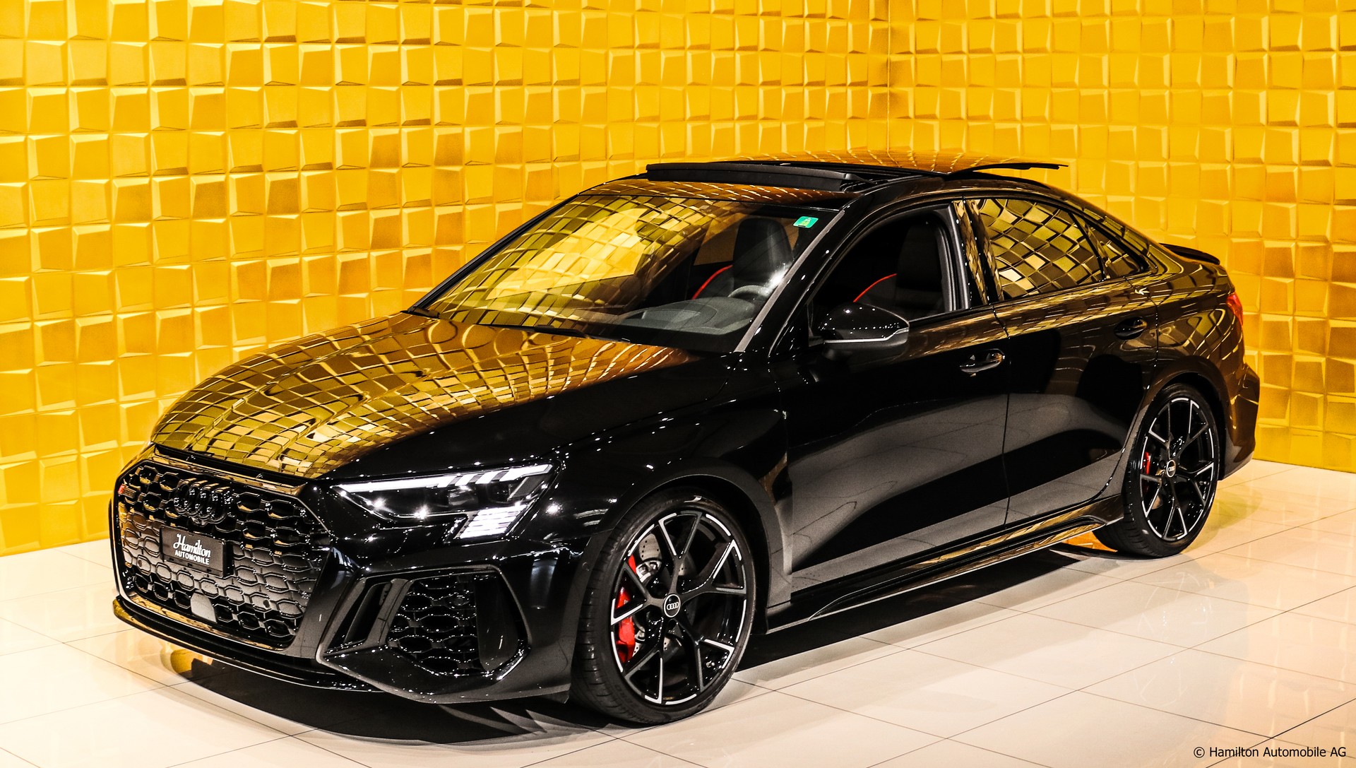 AUDI RS3 Limousine 2.5 TSI quattro S-tronic FULL-image-3