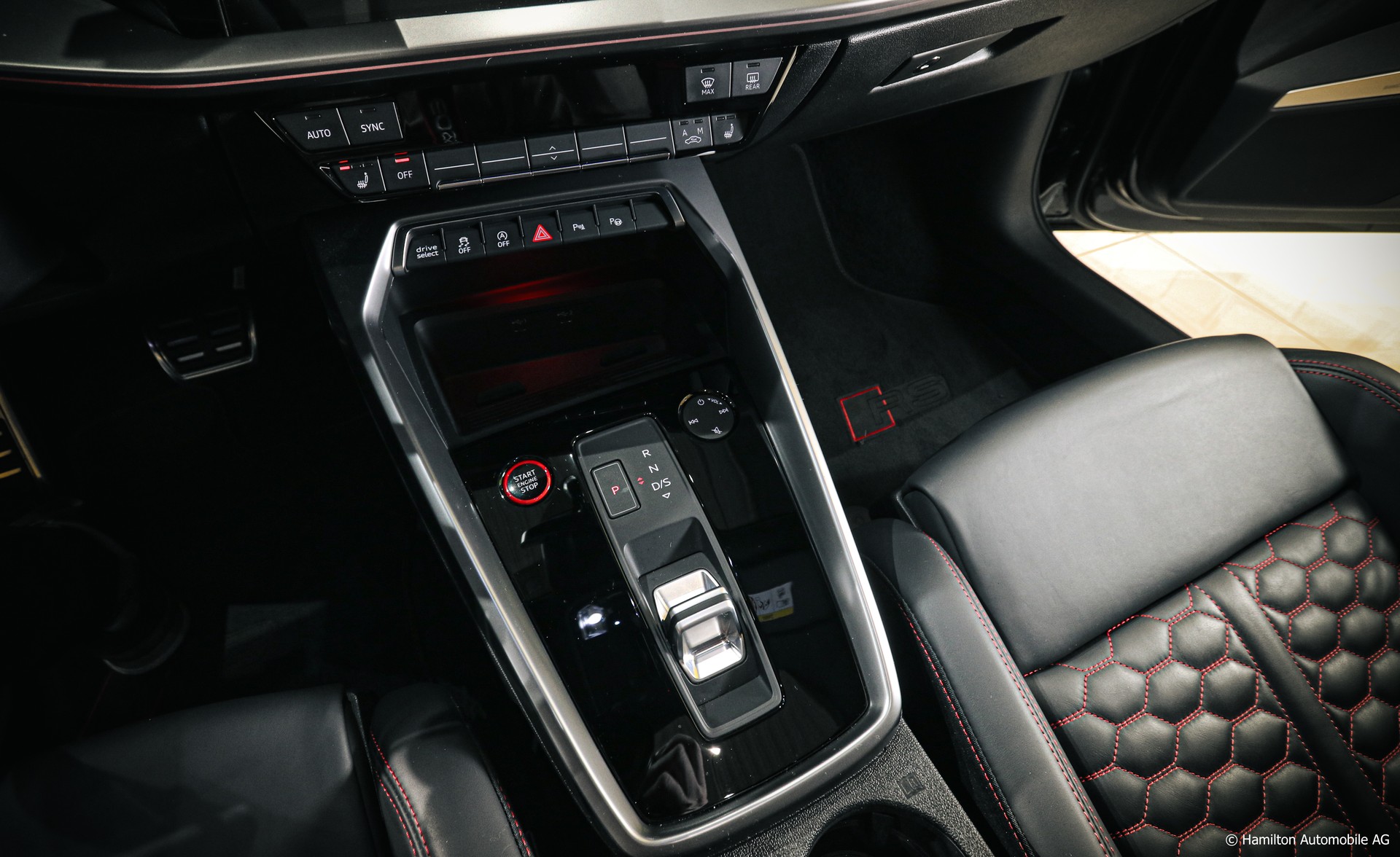 AUDI RS3 Limousine 2.5 TSI quattro S-tronic FULL-image-22