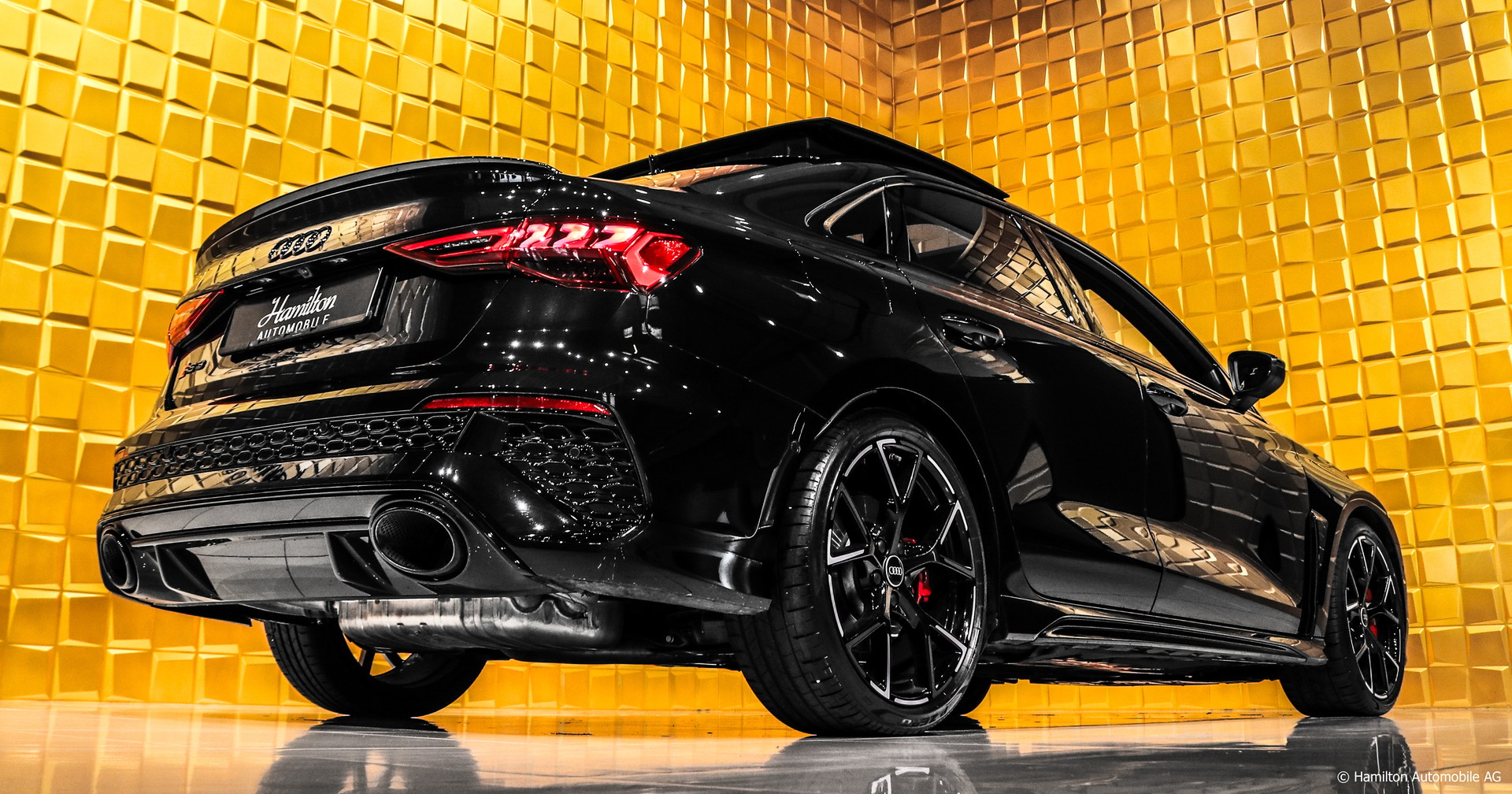 AUDI RS3 Limousine 2.5 TSI quattro S-tronic FULL-image-6