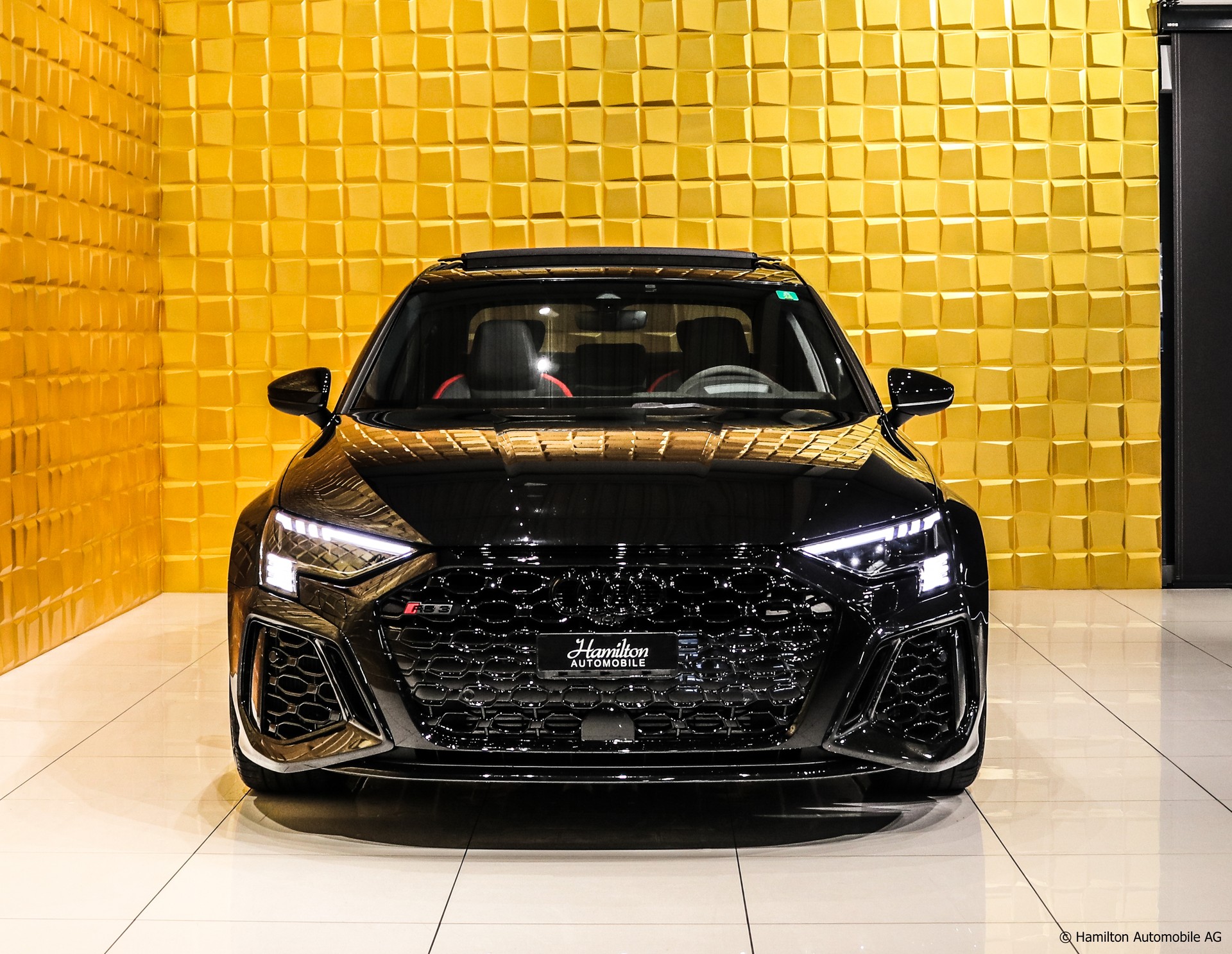 AUDI RS3 Limousine 2.5 TSI quattro S-tronic FULL-image-2