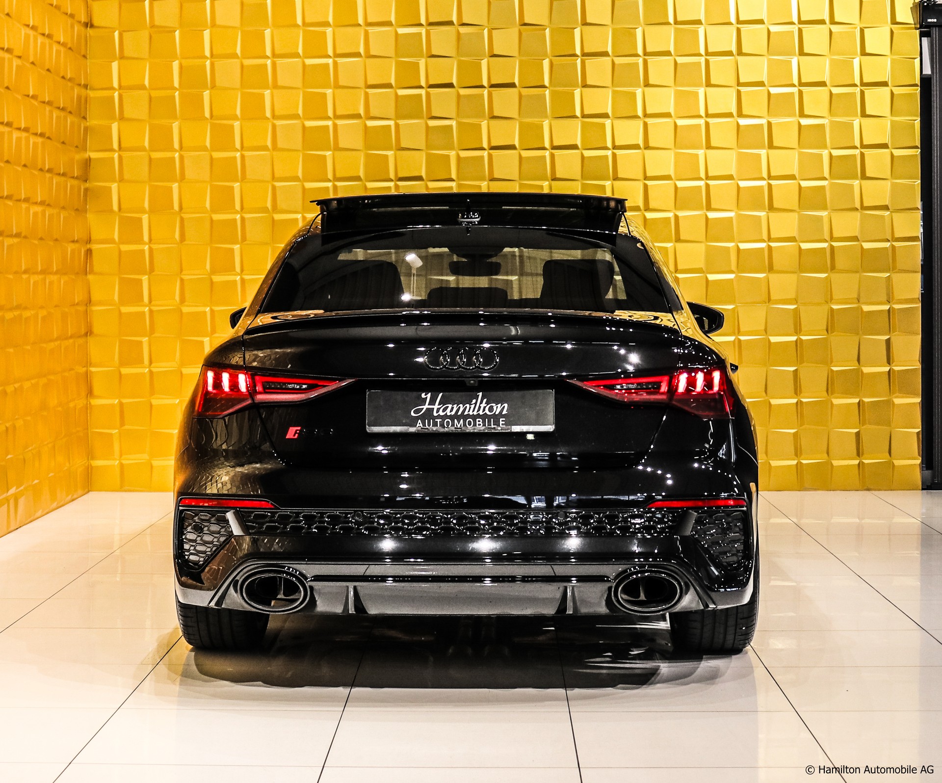 AUDI RS3 Limousine 2.5 TSI quattro S-tronic FULL-image-8