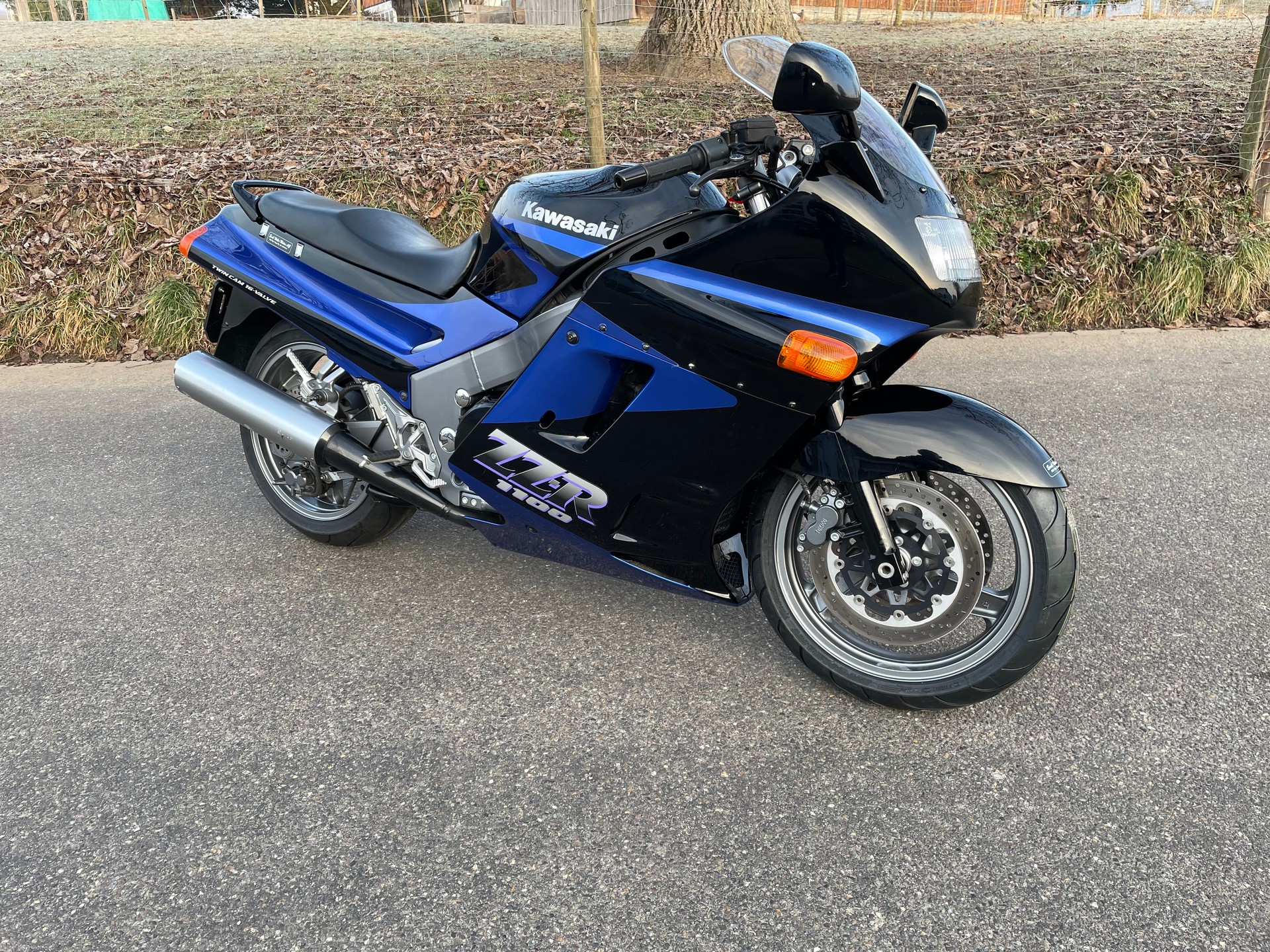 KAWASAKI ZZ-R 1100-image-1