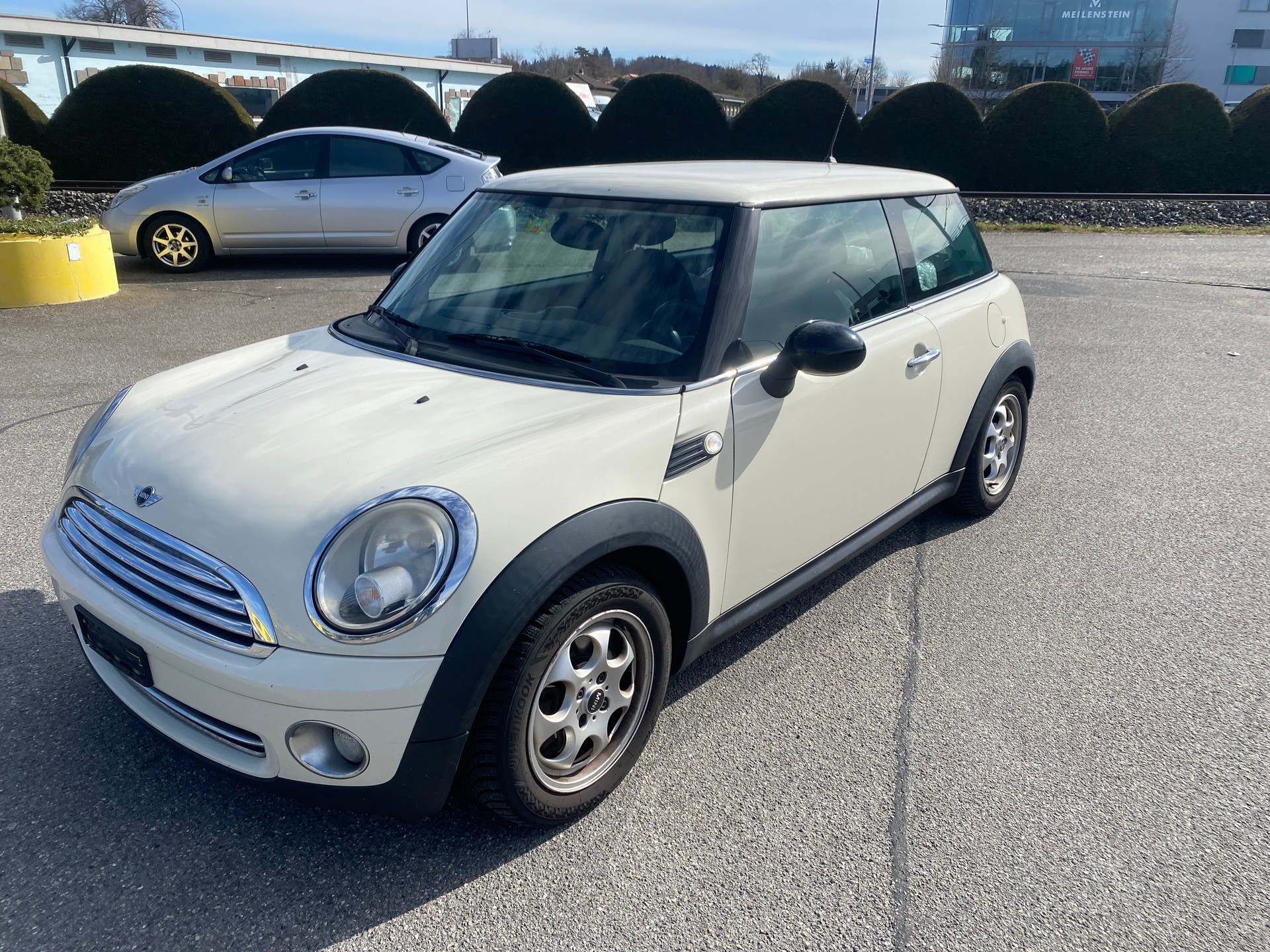 MINI One-image-2