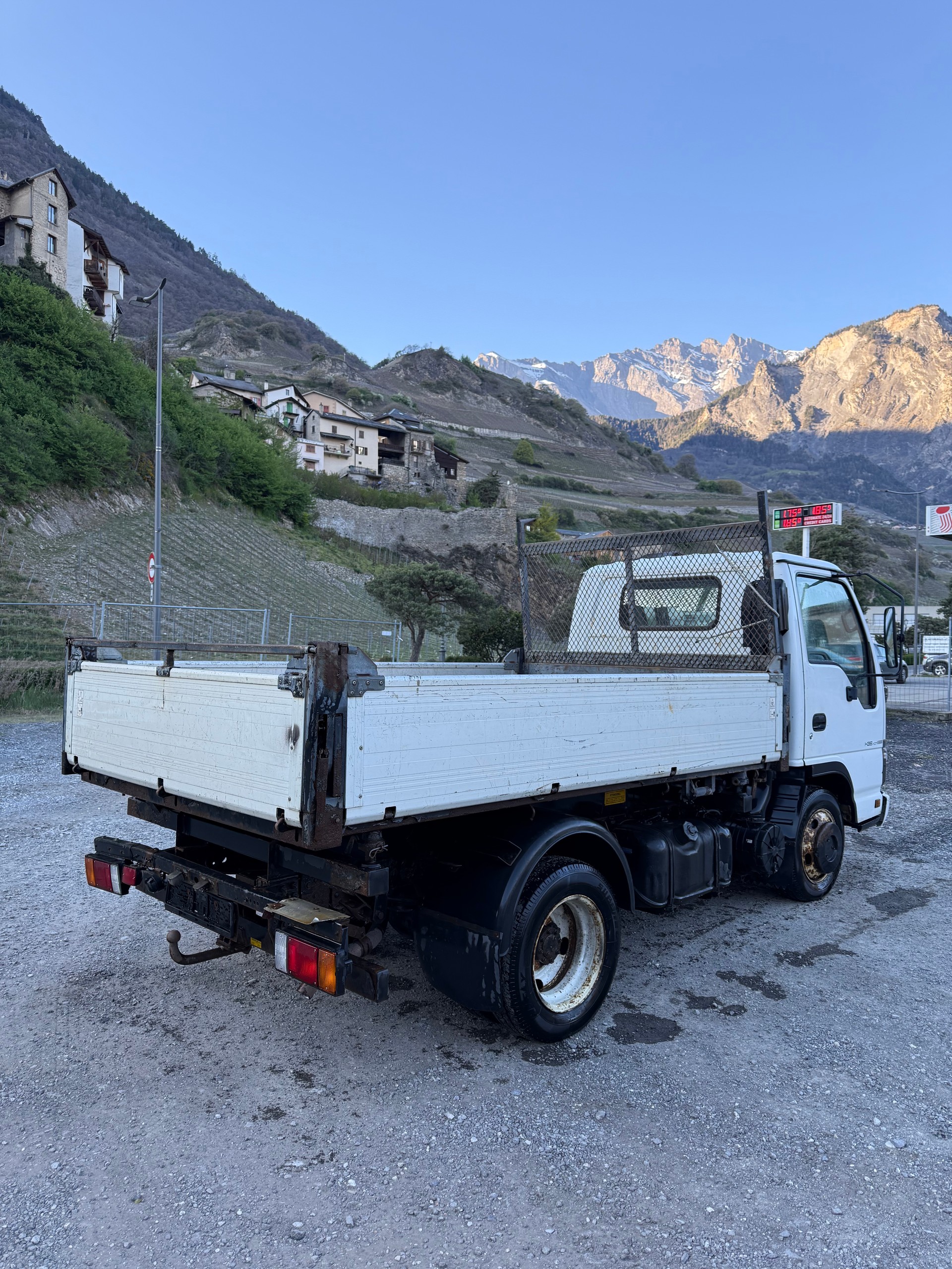 ISUZU NKR 85 - K 35Y07-image-3