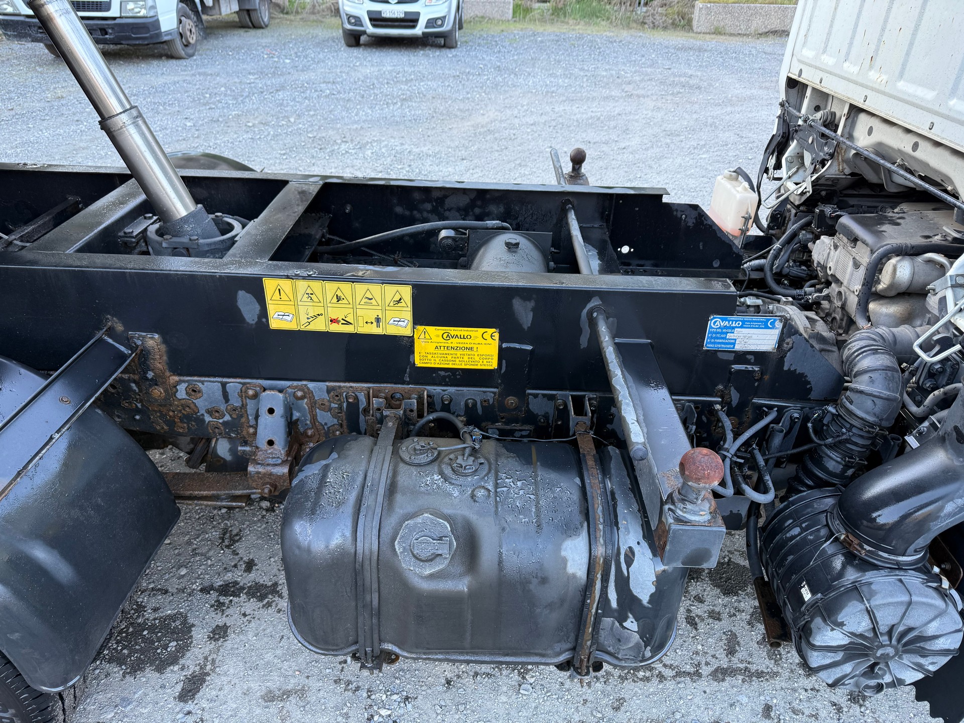ISUZU NKR 85 - K 35Y07-image-12