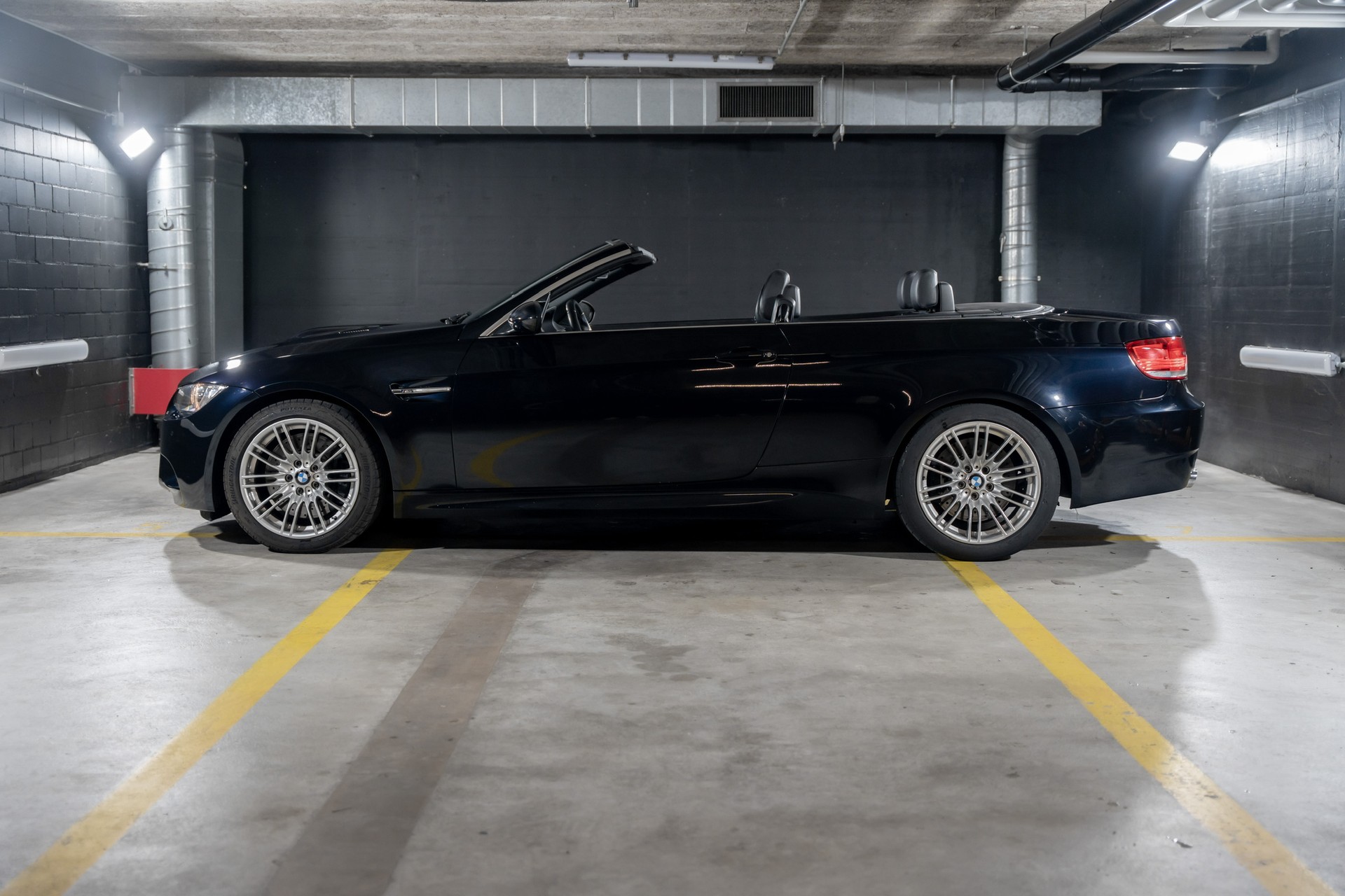 BMW M3 Cabriolet-image-1