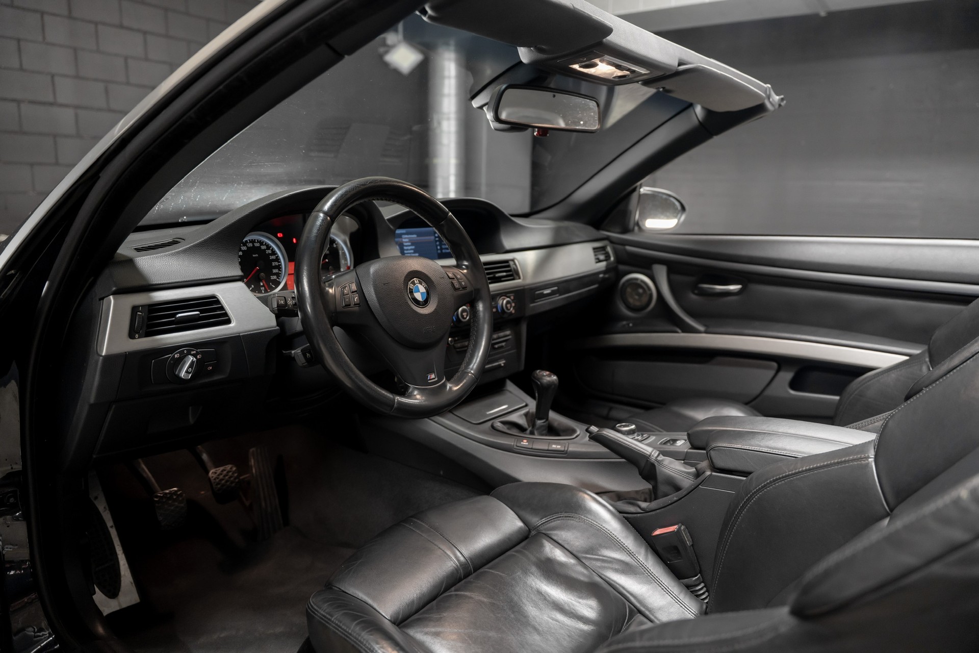BMW M3 Cabriolet-image-6
