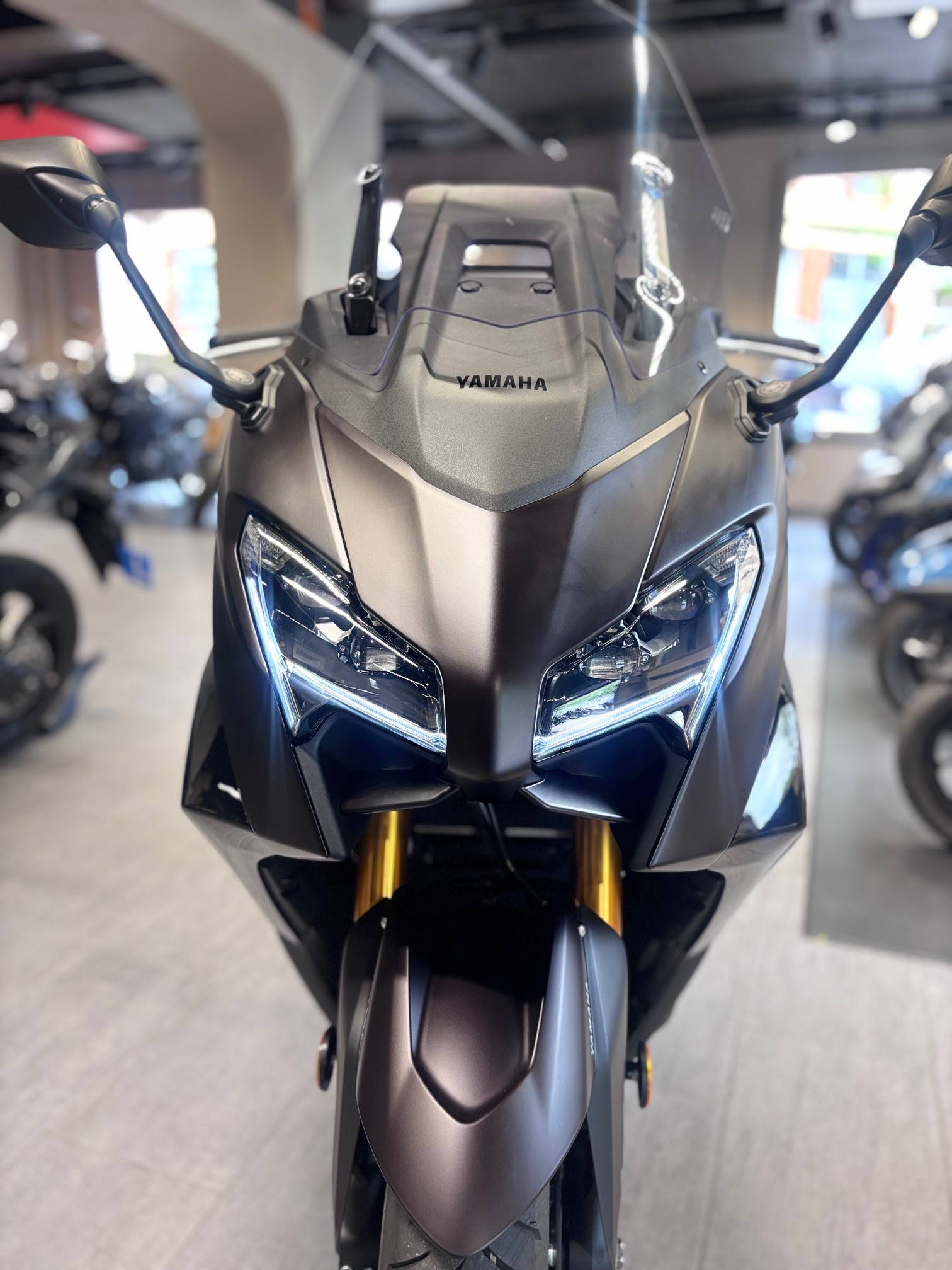 YAMAHA T-MAX 560 tech max-showroom-element-3