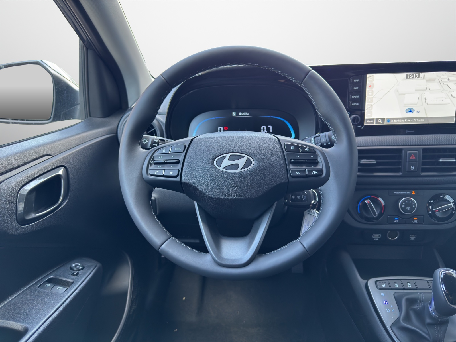 HYUNDAI i10 1.2 Amplia-image-6