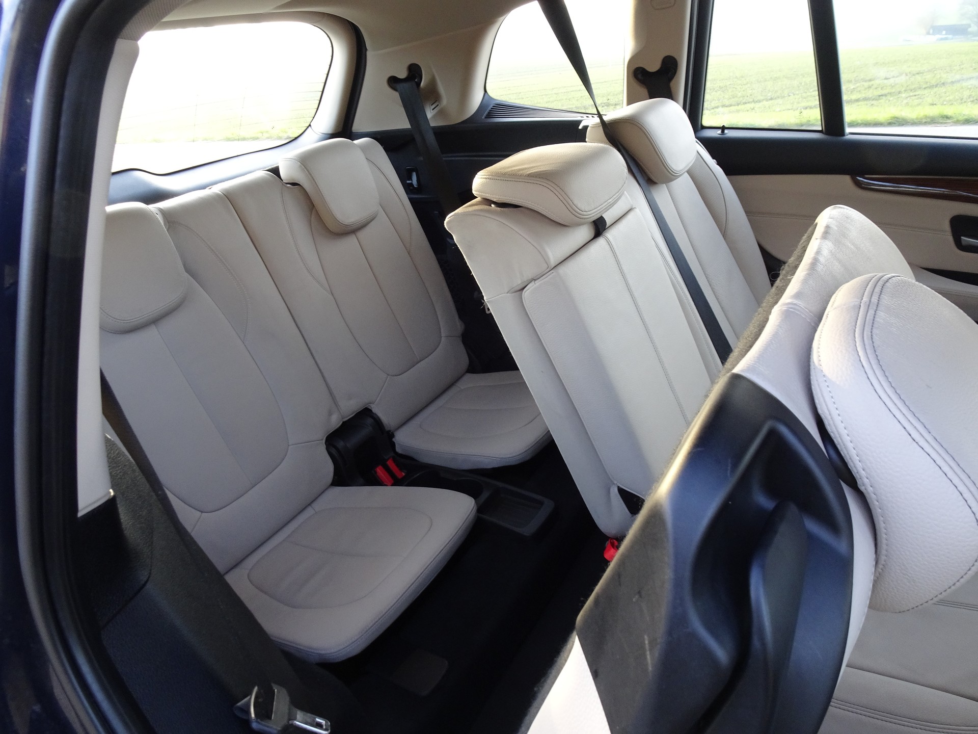 BMW 220i Active Tourer Steptronic-image-8
