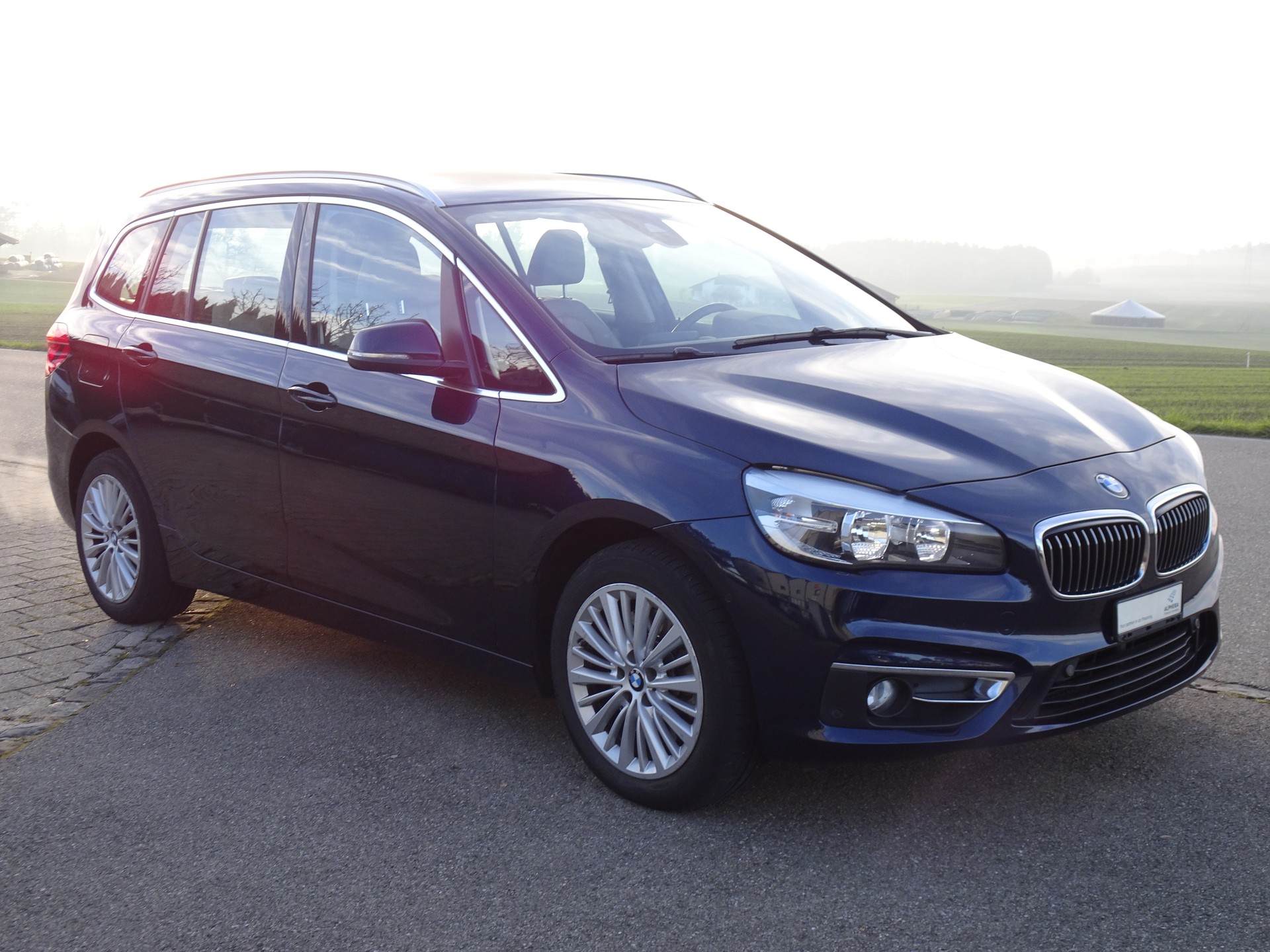 BMW 220i Active Tourer Steptronic-image-4