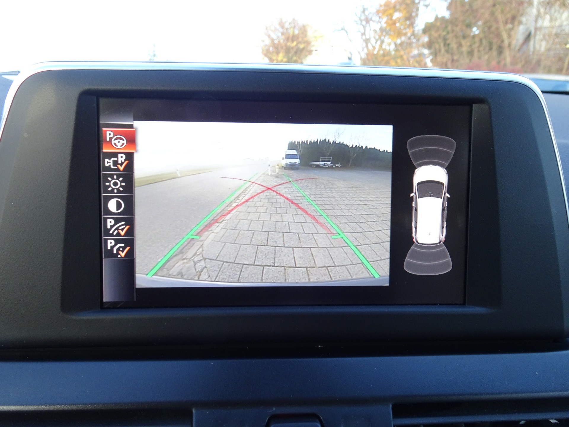 BMW 220i Active Tourer Steptronic-image-10