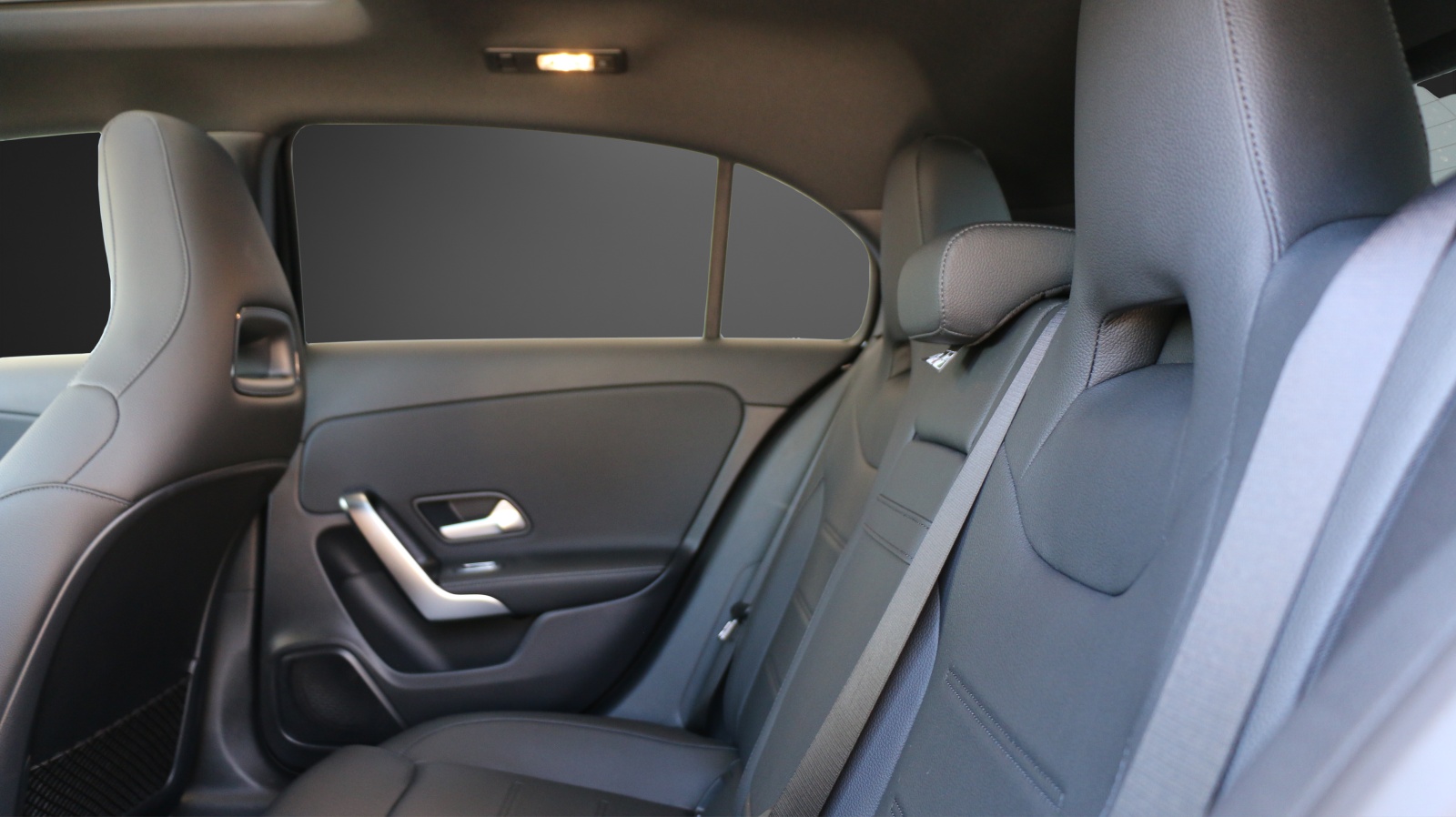 MERCEDES-BENZ A 250 e 8G-DCT-image-8