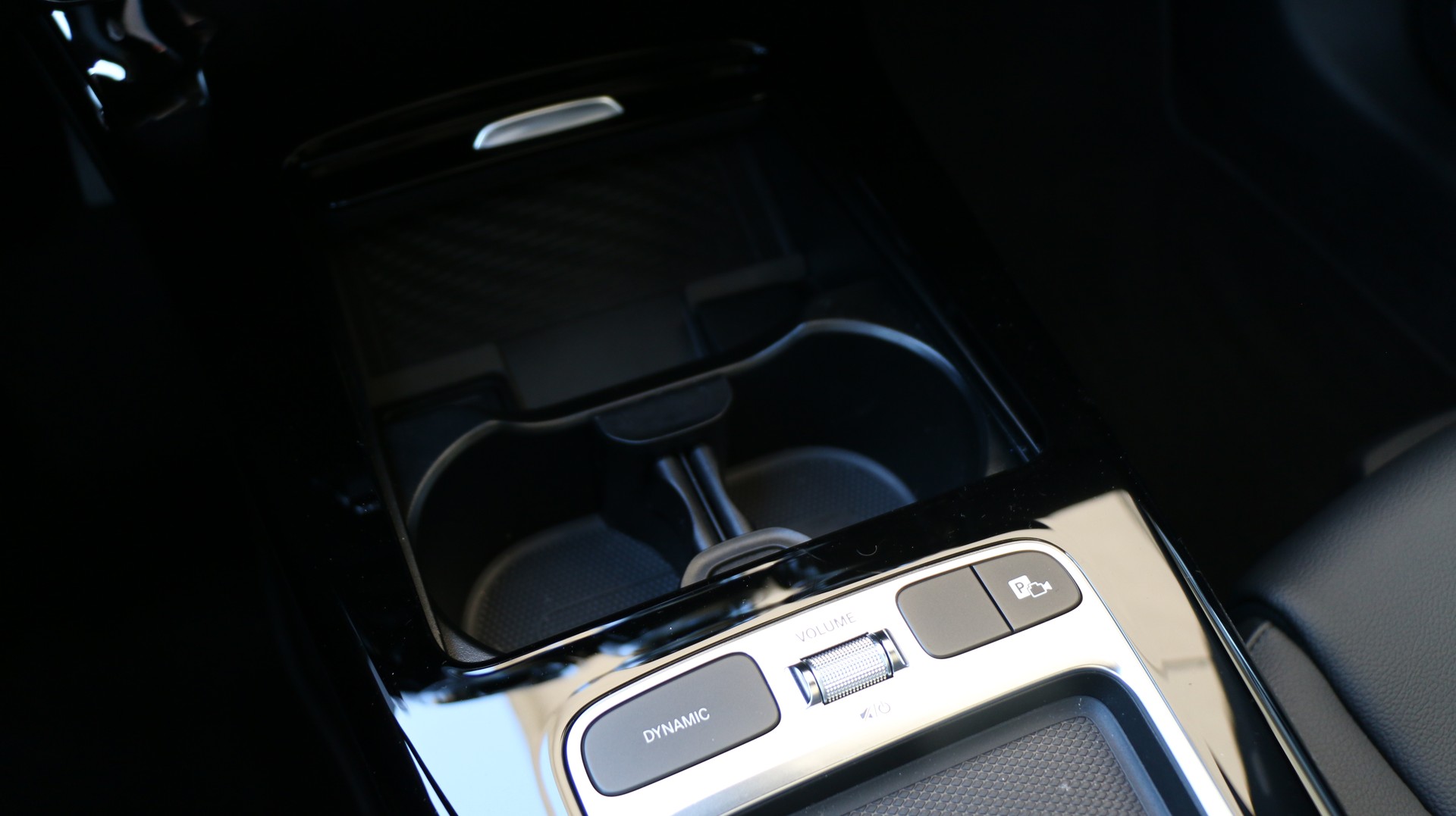 MERCEDES-BENZ A 250 e 8G-DCT-image-15