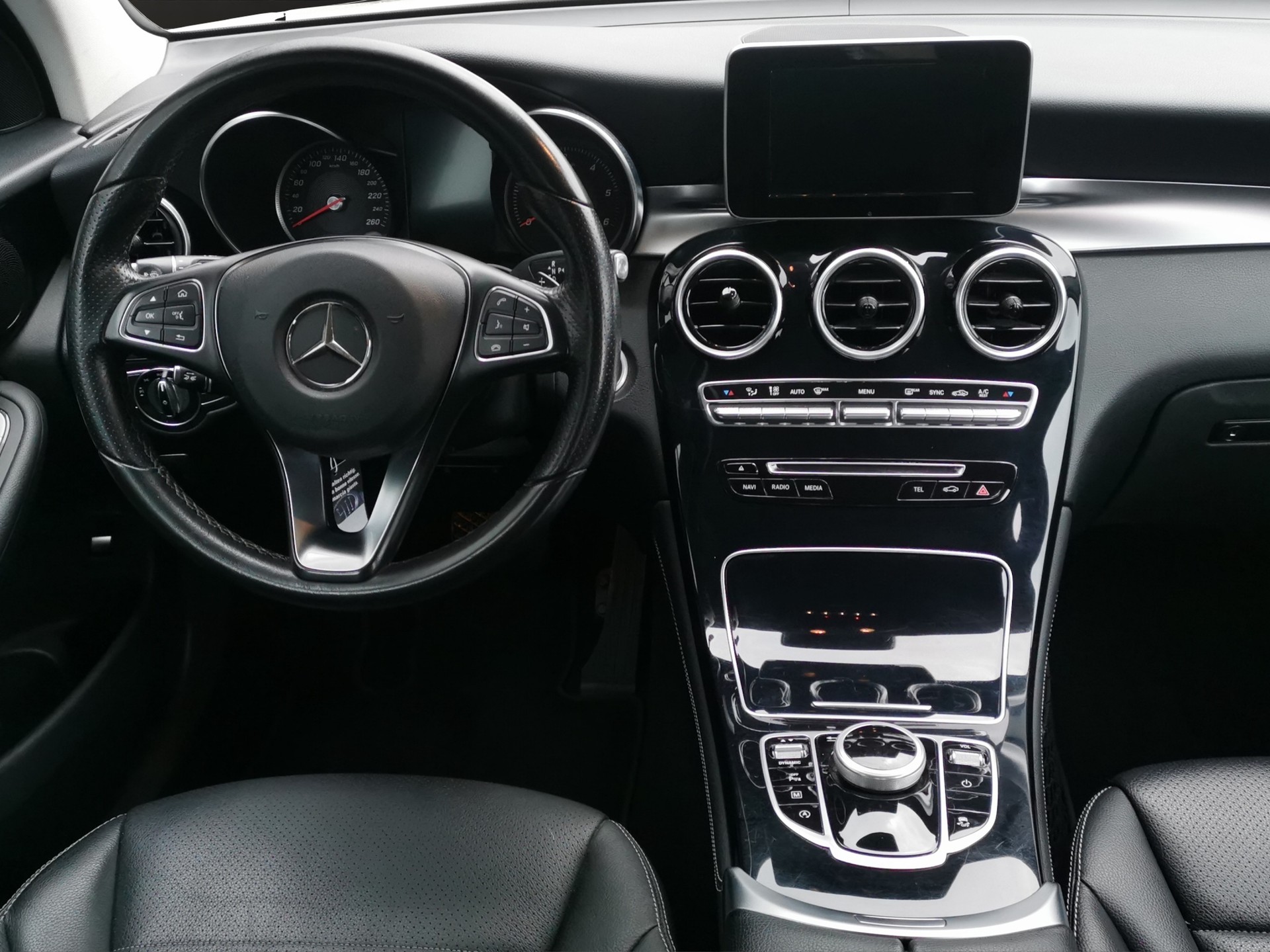 MERCEDES-BENZ GLC 250d Off-Road 4Matic 9G-Tronic-image-14