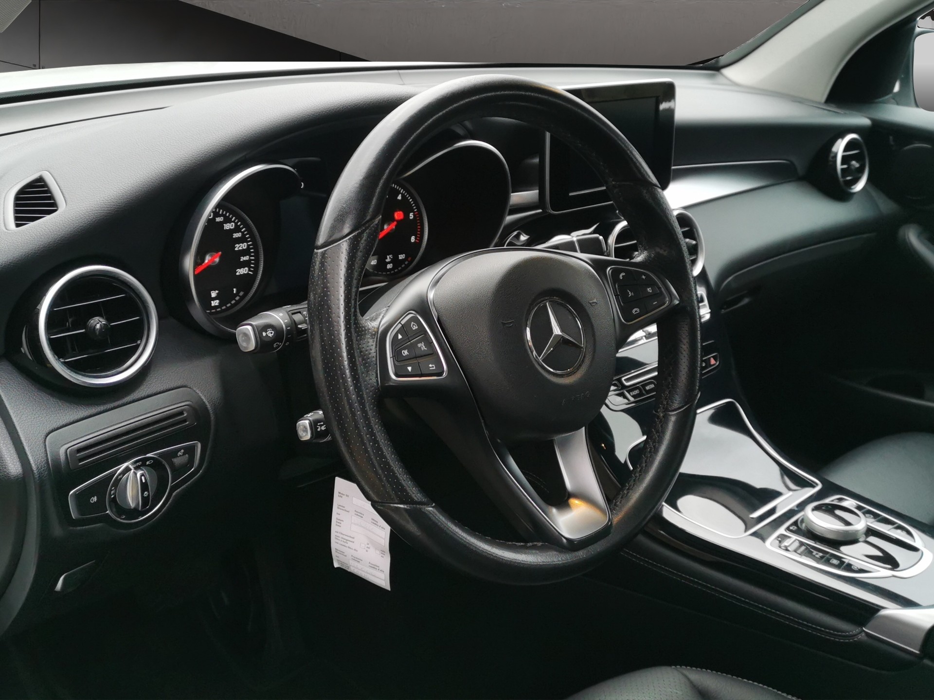 MERCEDES-BENZ GLC 250d Off-Road 4Matic 9G-Tronic-image-8