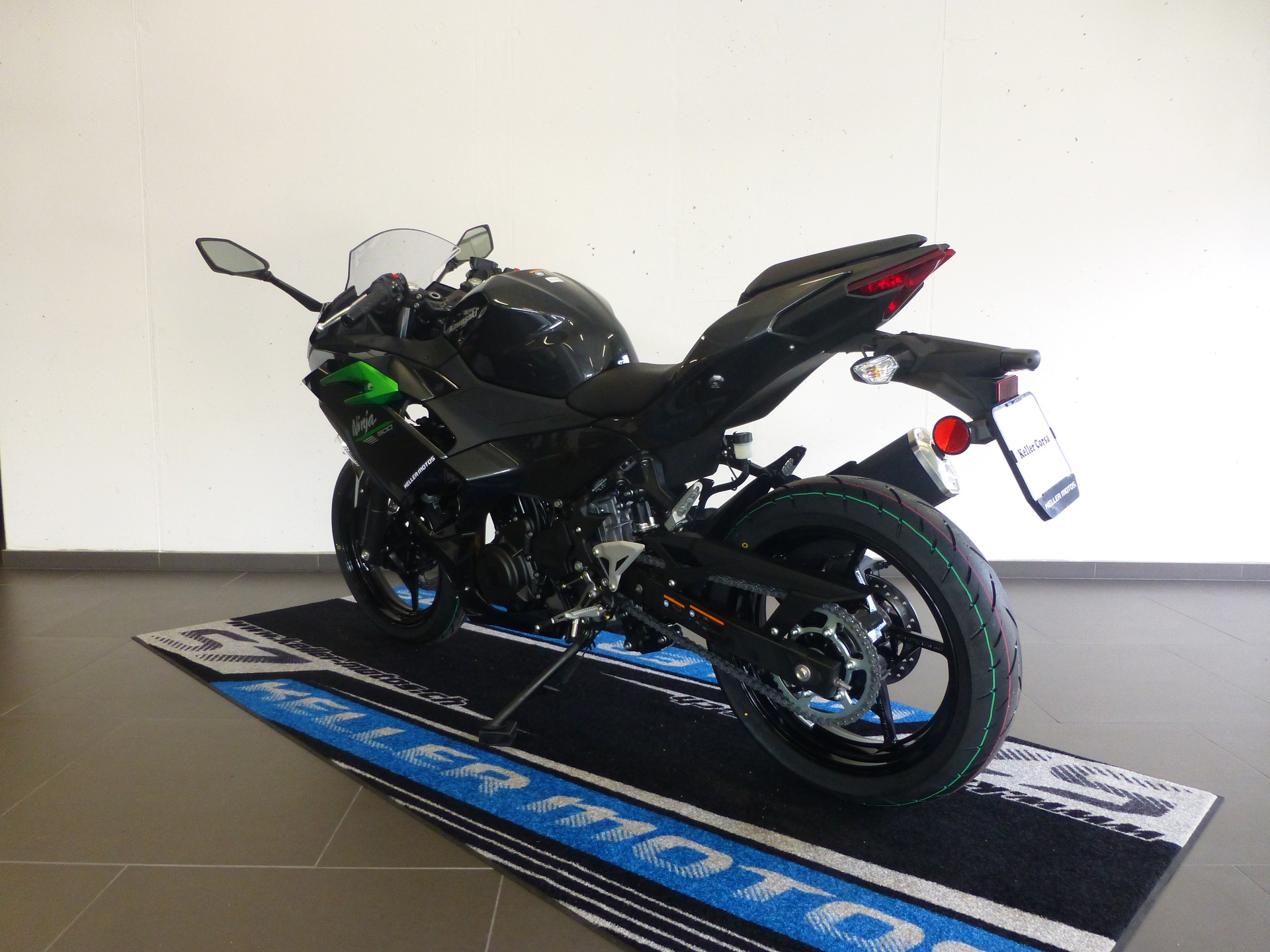 KAWASAKI Ninja 500-showroom-element-3