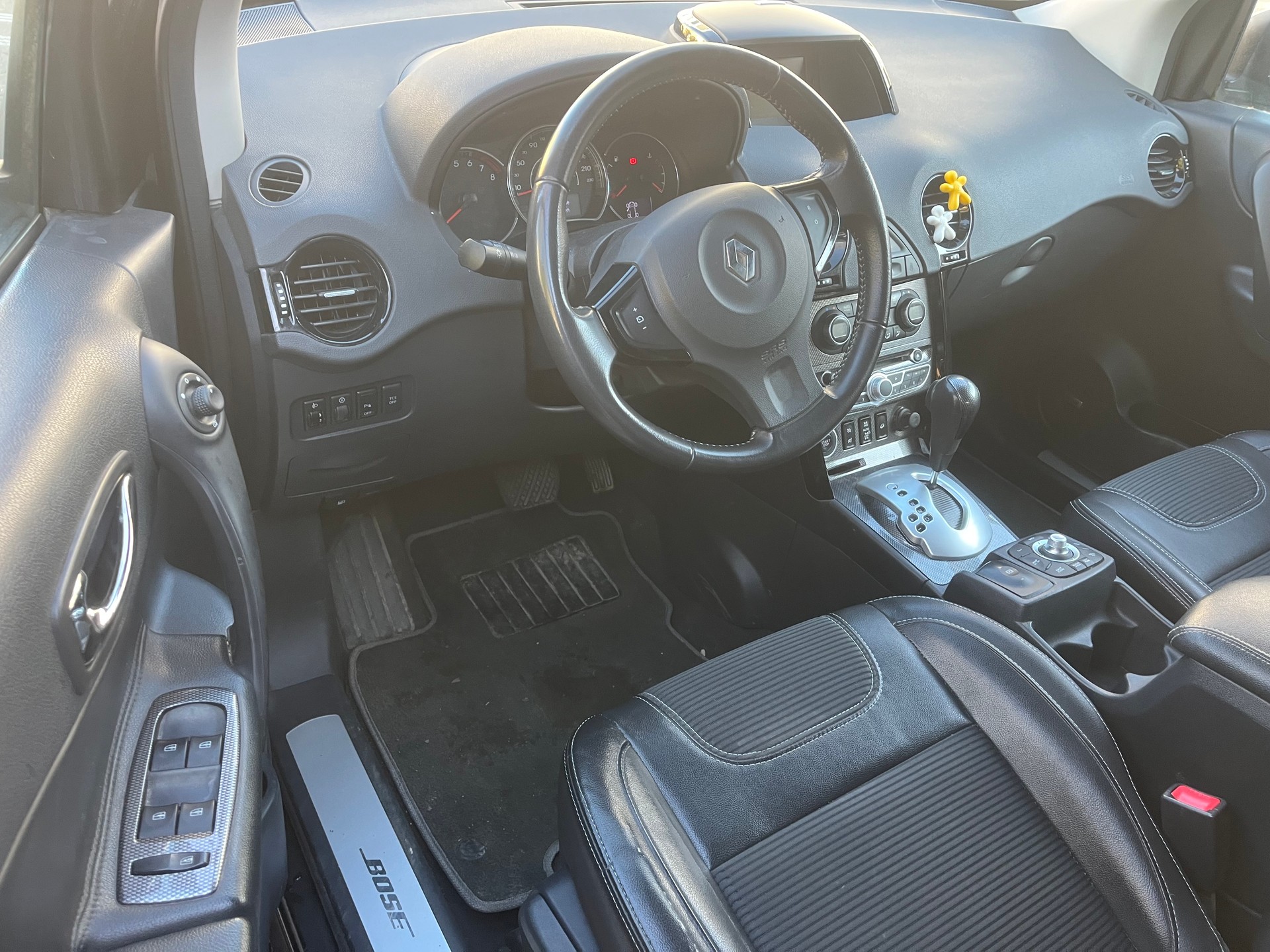 RENAULT Koleos 2.5 Bose 4x4 CVT-image-8