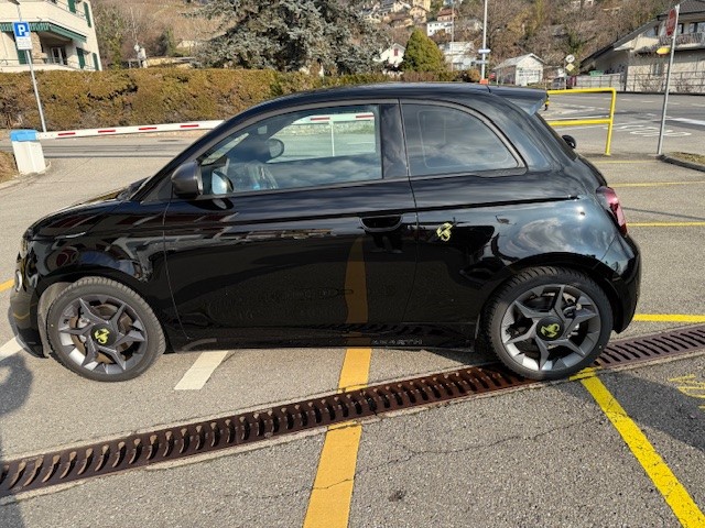 FIAT Abarth 500e-image-6