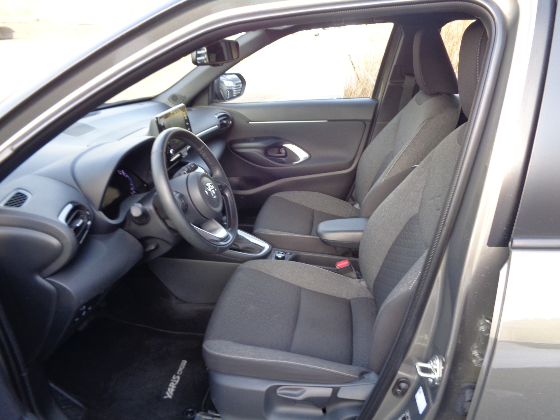 TOYOTA Yaris Cross 1.5 Trend e-CVT AWDi-image-7