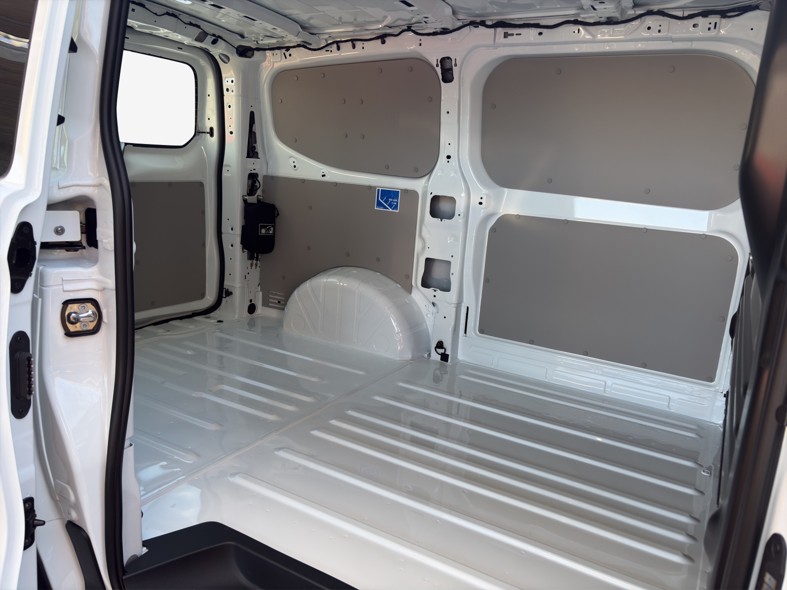 VW Transporter 2.0 TDI 4Motion Automat-image-11