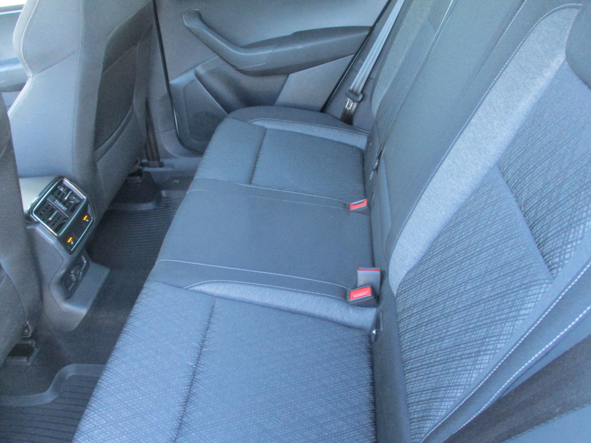 SKODA Karoq 2.0 TDI CR Style 4x4 DSG-image-14