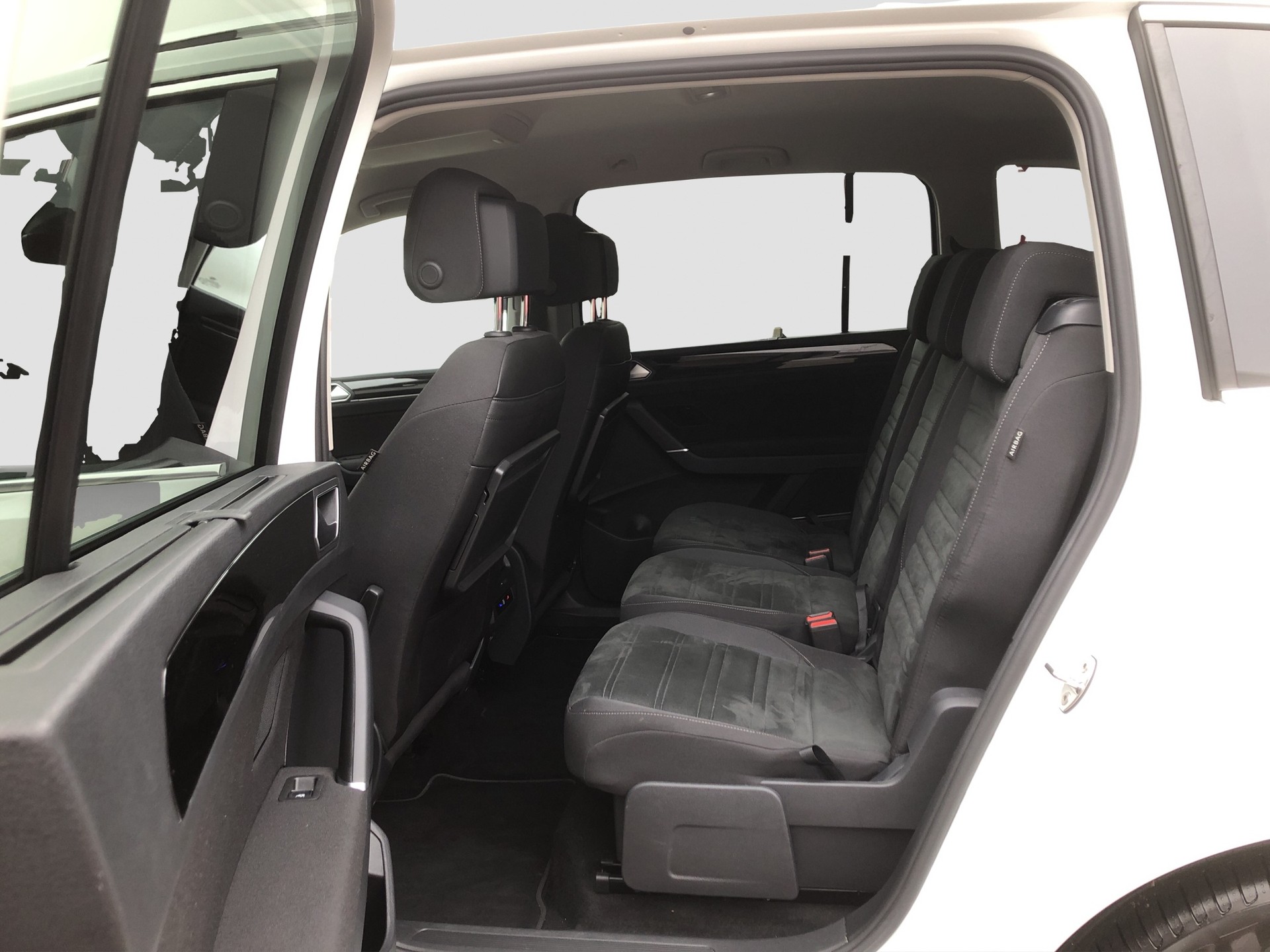 VW Touran 1.5 TSI EVO Highline DSG-image-11