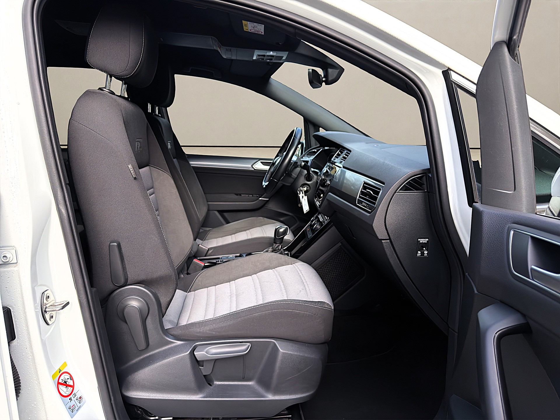 VW Touran 2.0 TDI BlueMotion * 7 Sitze * R-Line * Technology Highline DSG-image-9
