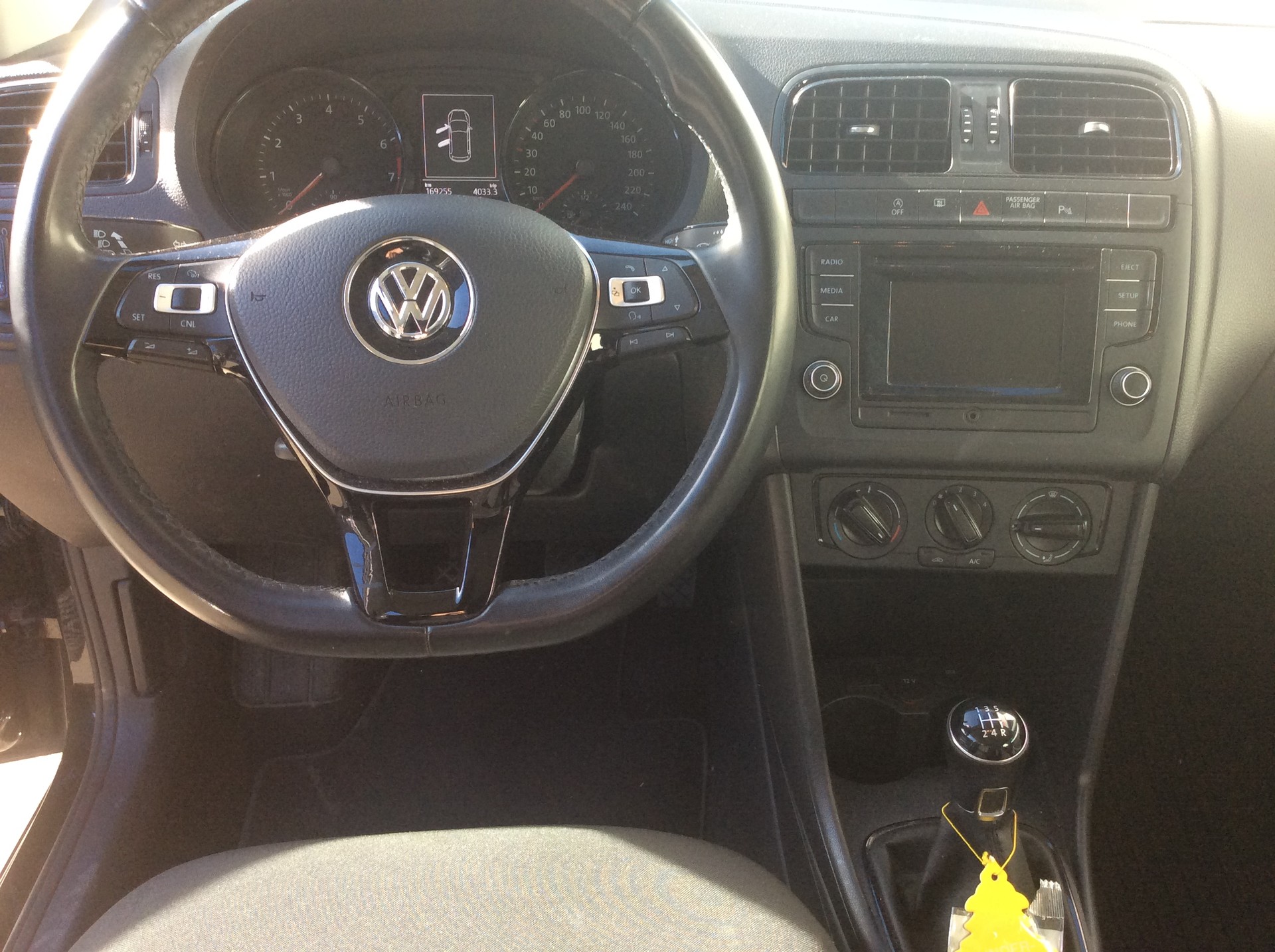 VW Polo 1.0 BMT Trendline-image-4