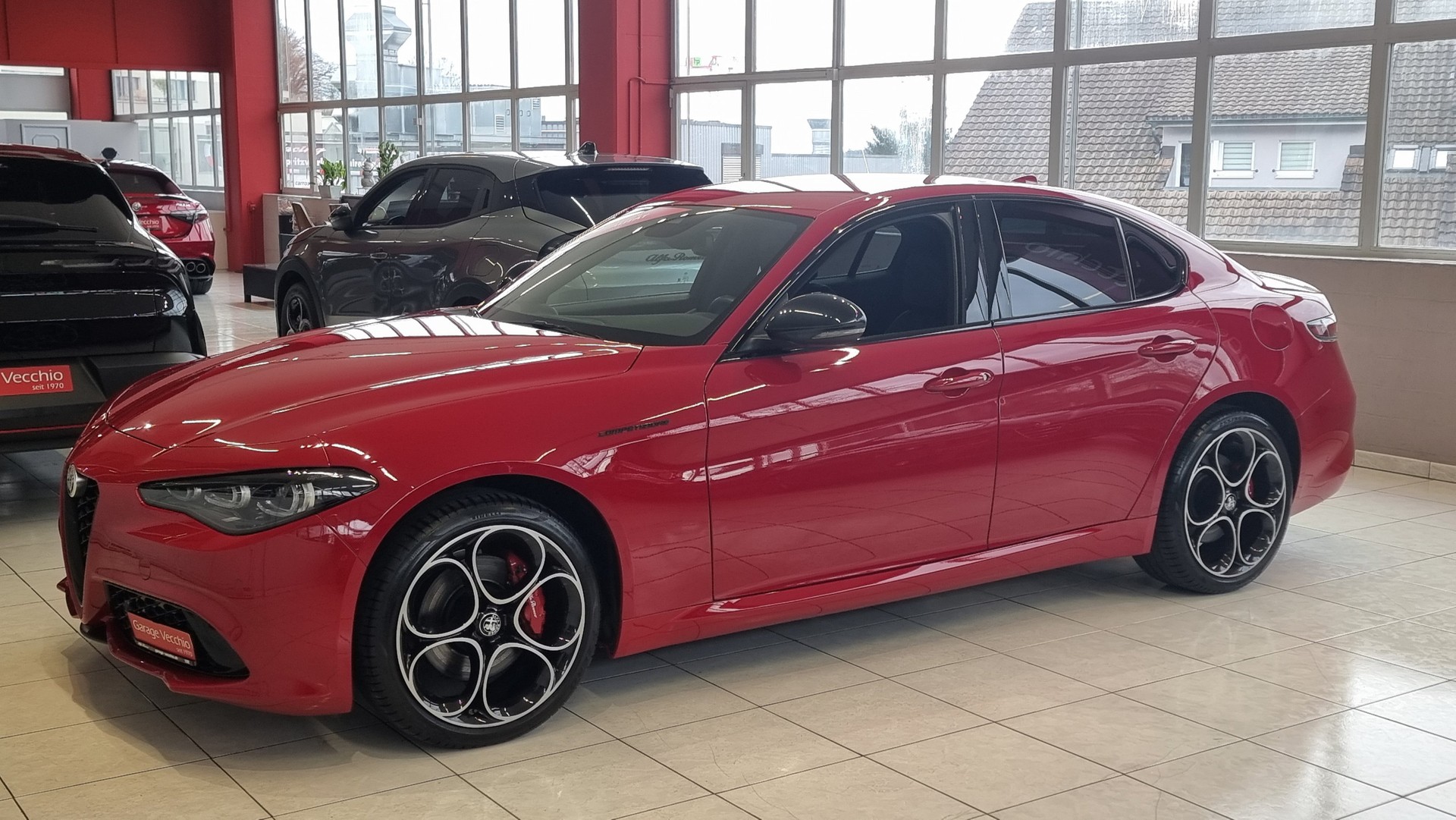 ALFA ROMEO Giulia 2.0 Q4 Competizione-showroom-element-1