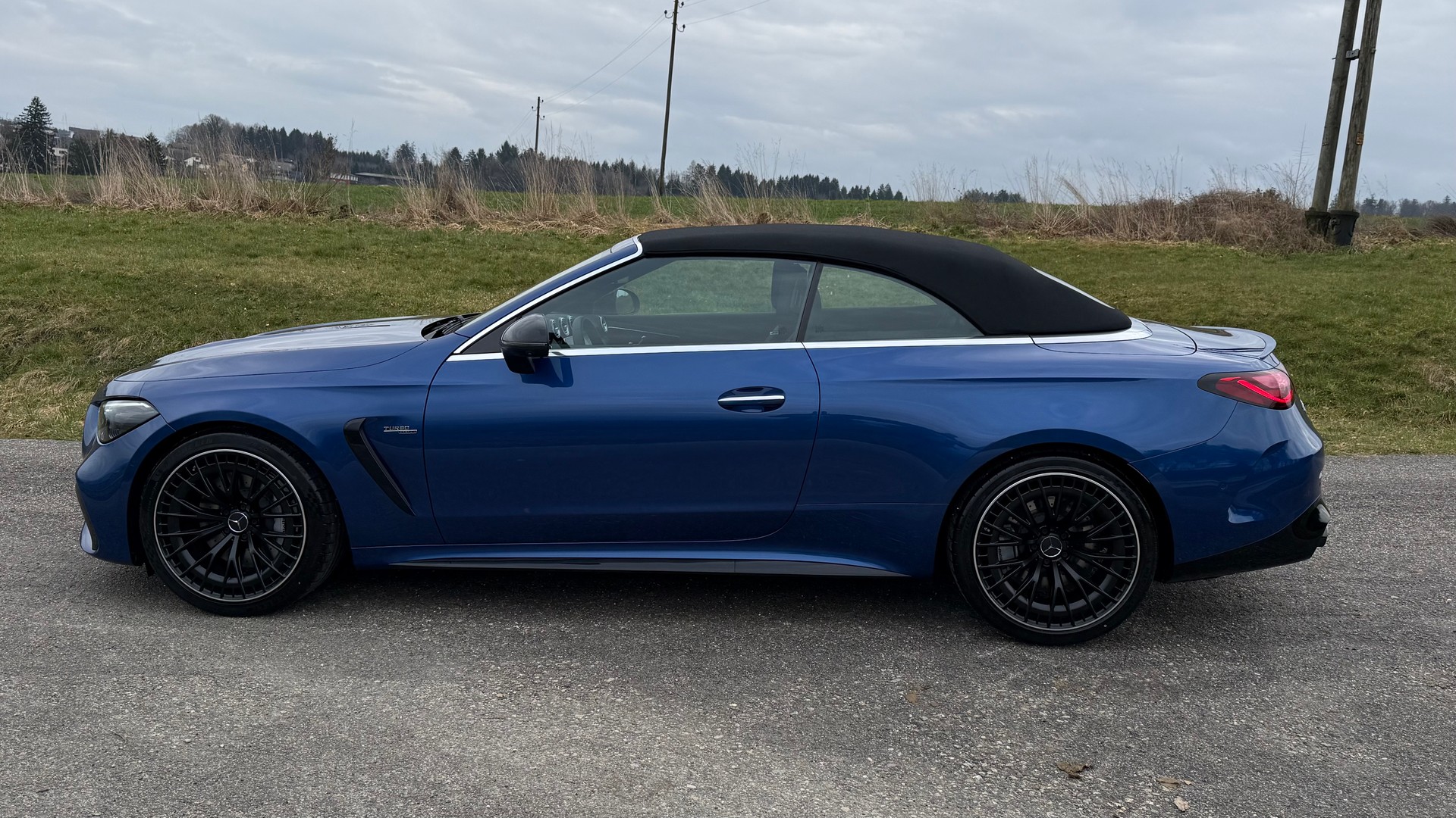 MERCEDES-BENZ CLE AMG 53 Cabrio 4Matic+ 9G-Tronic-image-3