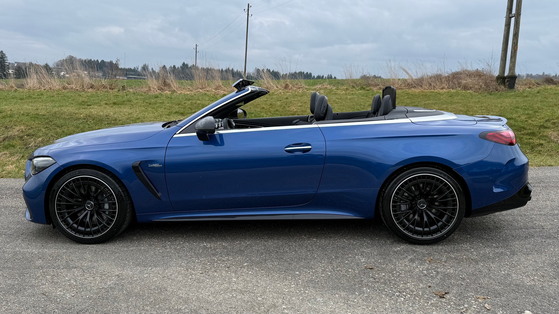 MERCEDES-BENZ CLE AMG 53 Cabrio 4Matic+ 9G-Tronic-image-2