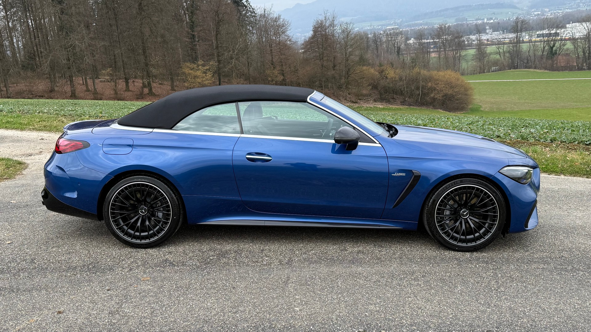 MERCEDES-BENZ CLE AMG 53 Cabrio 4Matic+ 9G-Tronic-image-10
