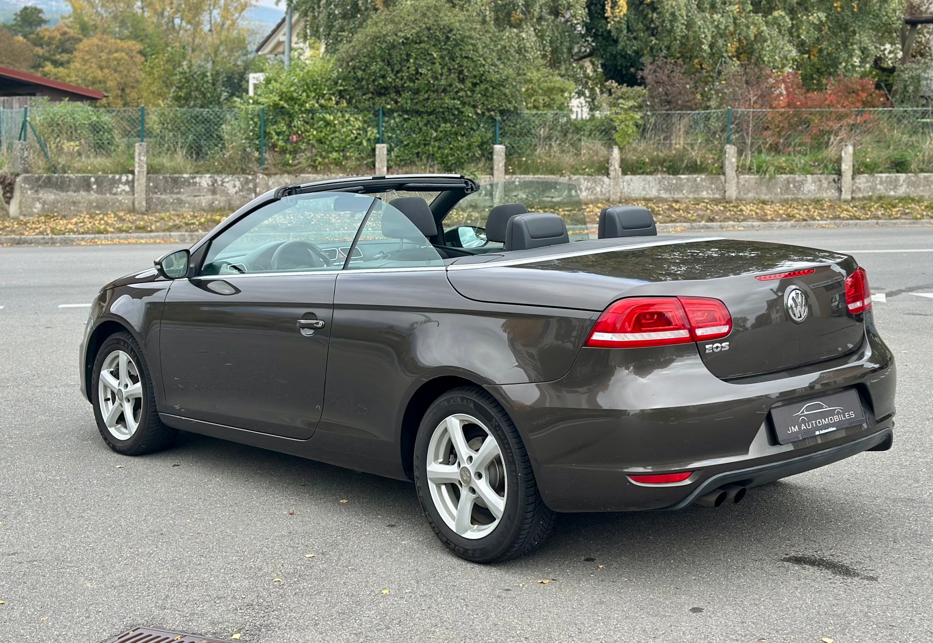 VW Eos 2.0 TDI BlueMotion Technology-image-3