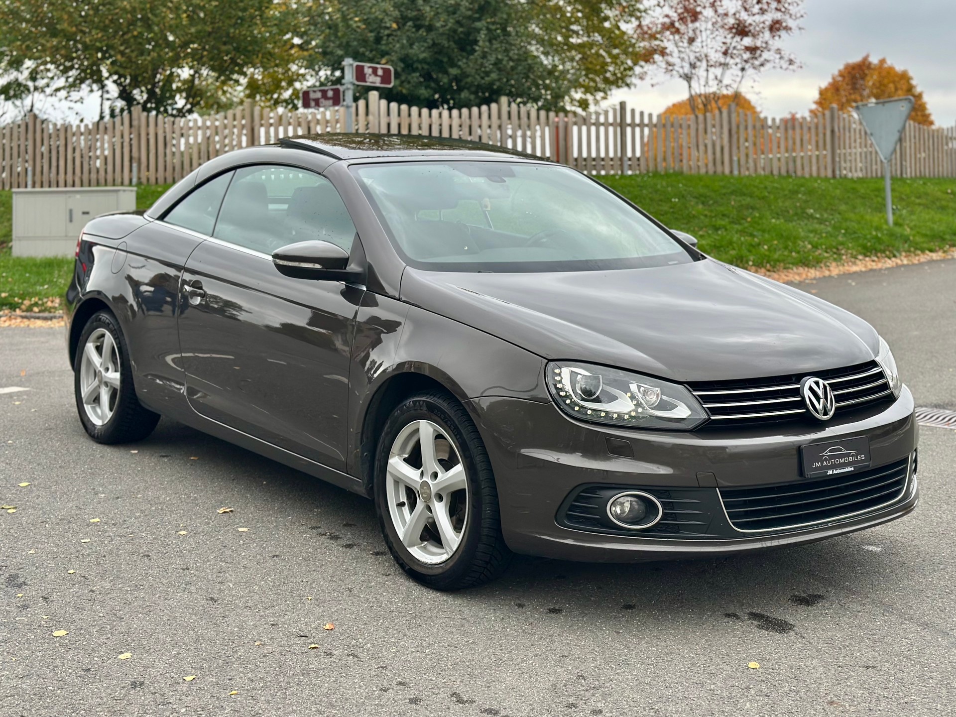 VW Eos 2.0 TDI BlueMotion Technology-image-13