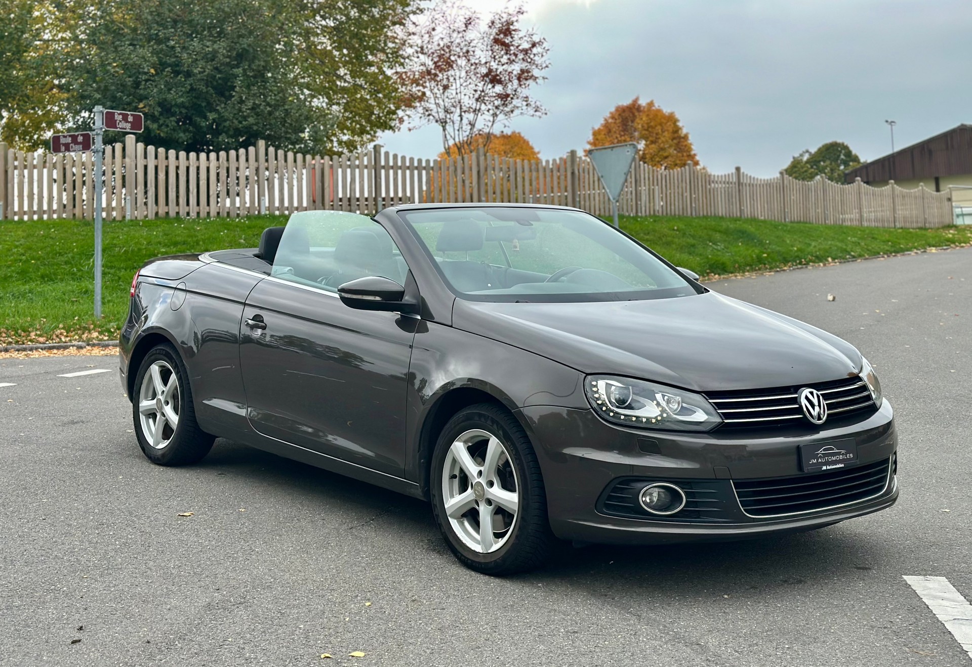VW Eos 2.0 TDI BlueMotion Technology-image-1