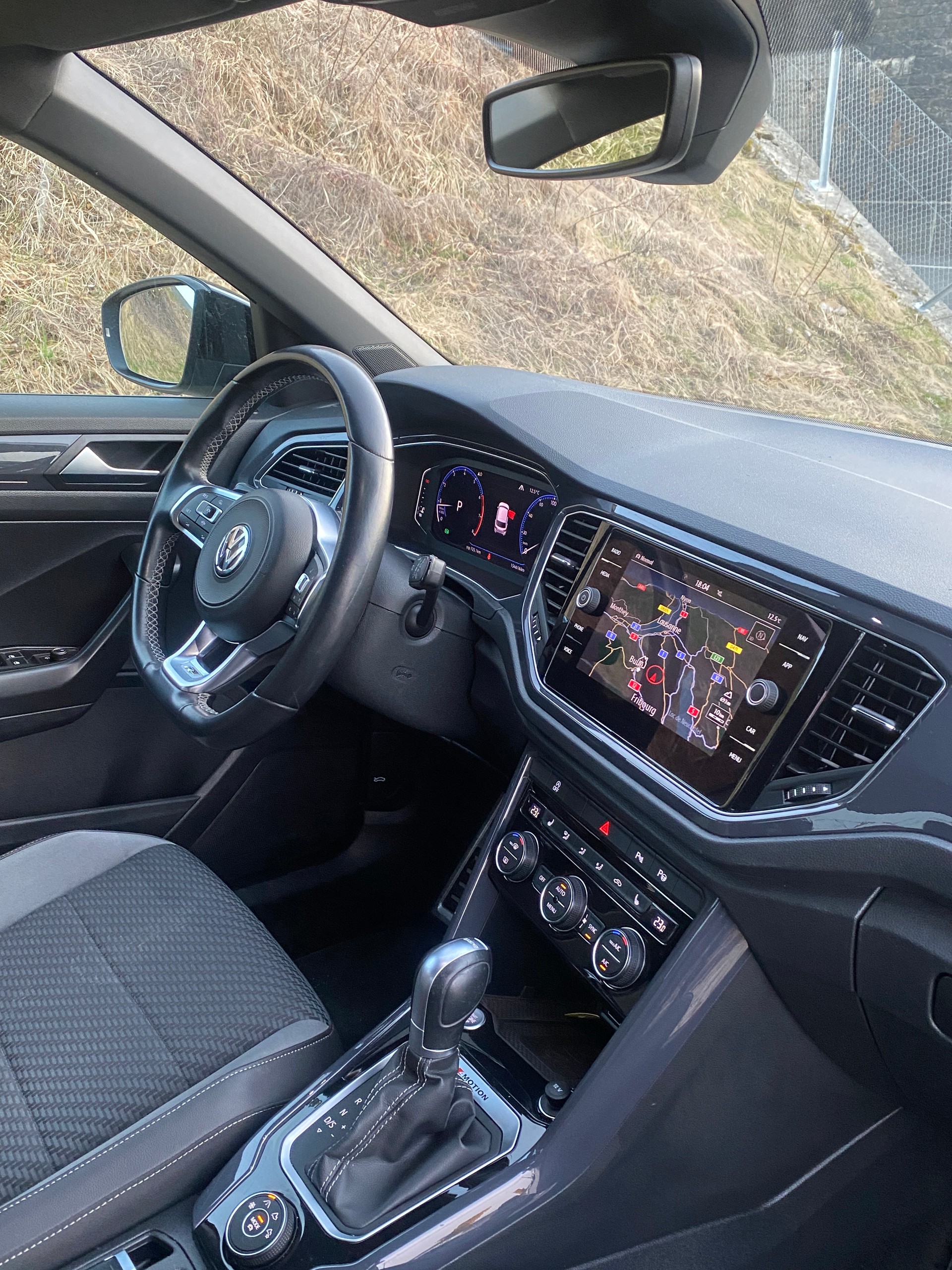 VW T-Roc 2.0 TSI RLine DSG 4Motion-image-6