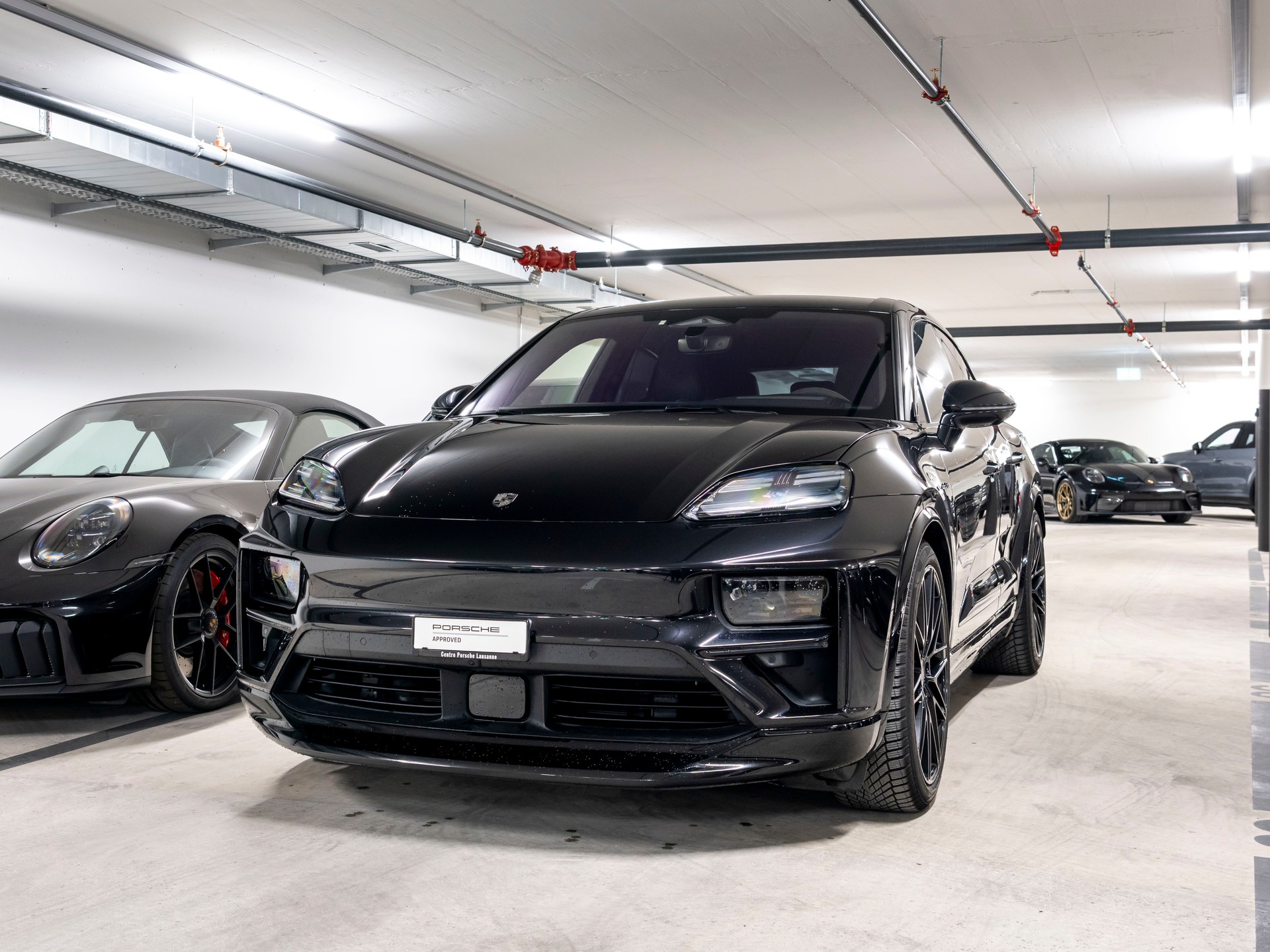 PORSCHE Macan Turbo 100kWh-image-0