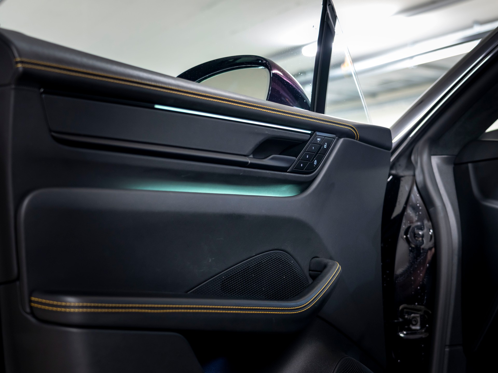 PORSCHE Macan Turbo 100kWh-image-18