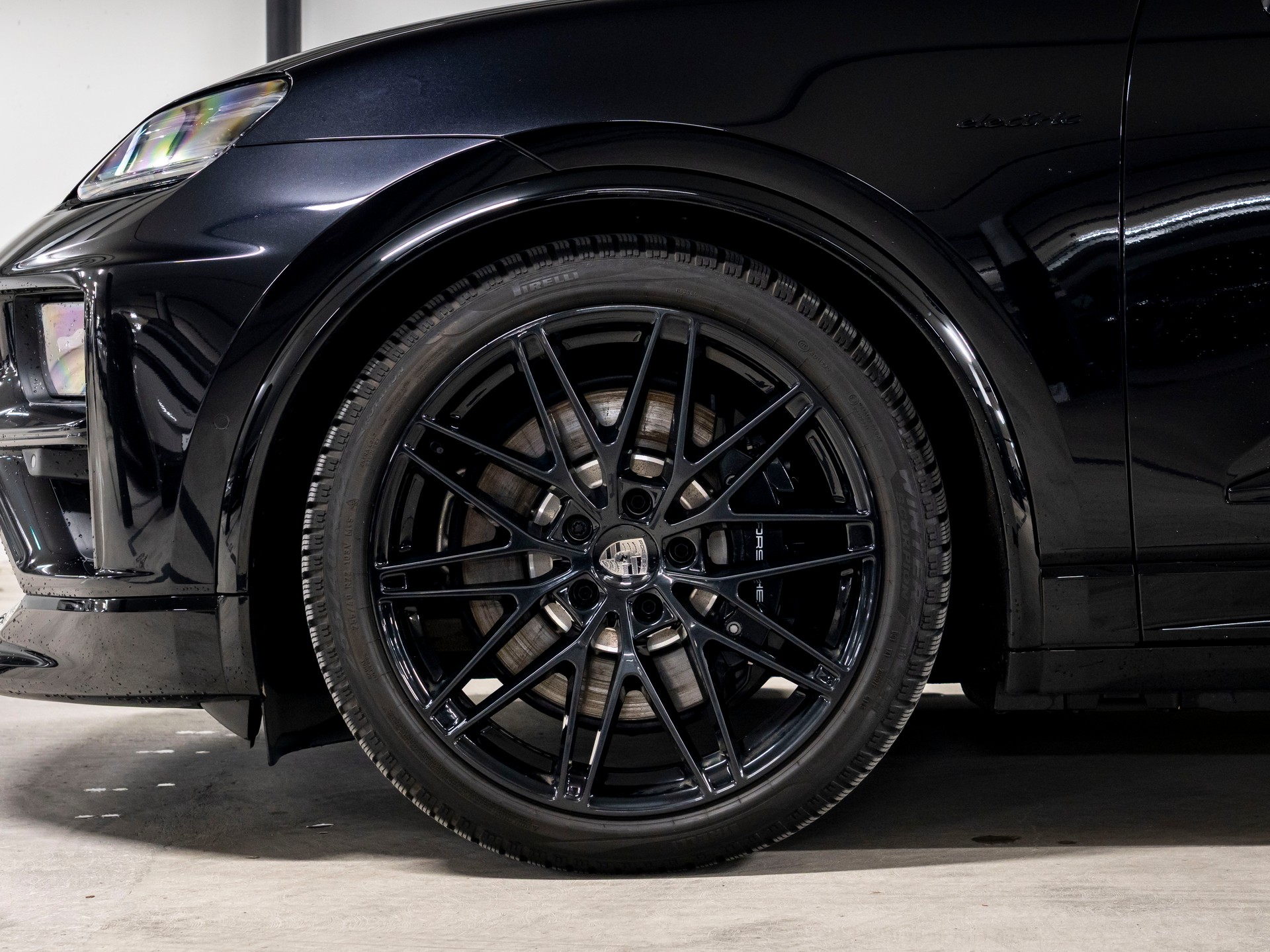 PORSCHE Macan Turbo 100kWh-image-9