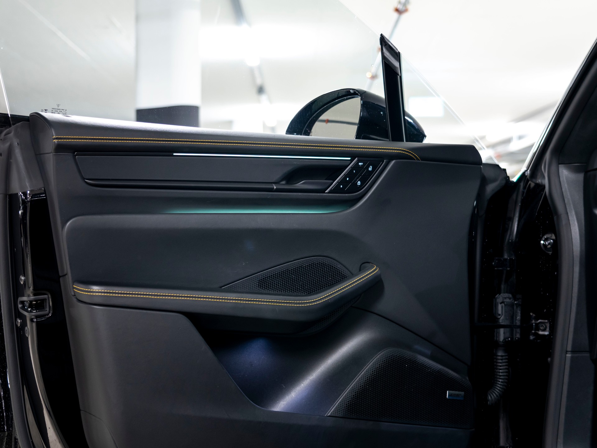 PORSCHE Macan Turbo 100kWh-image-19
