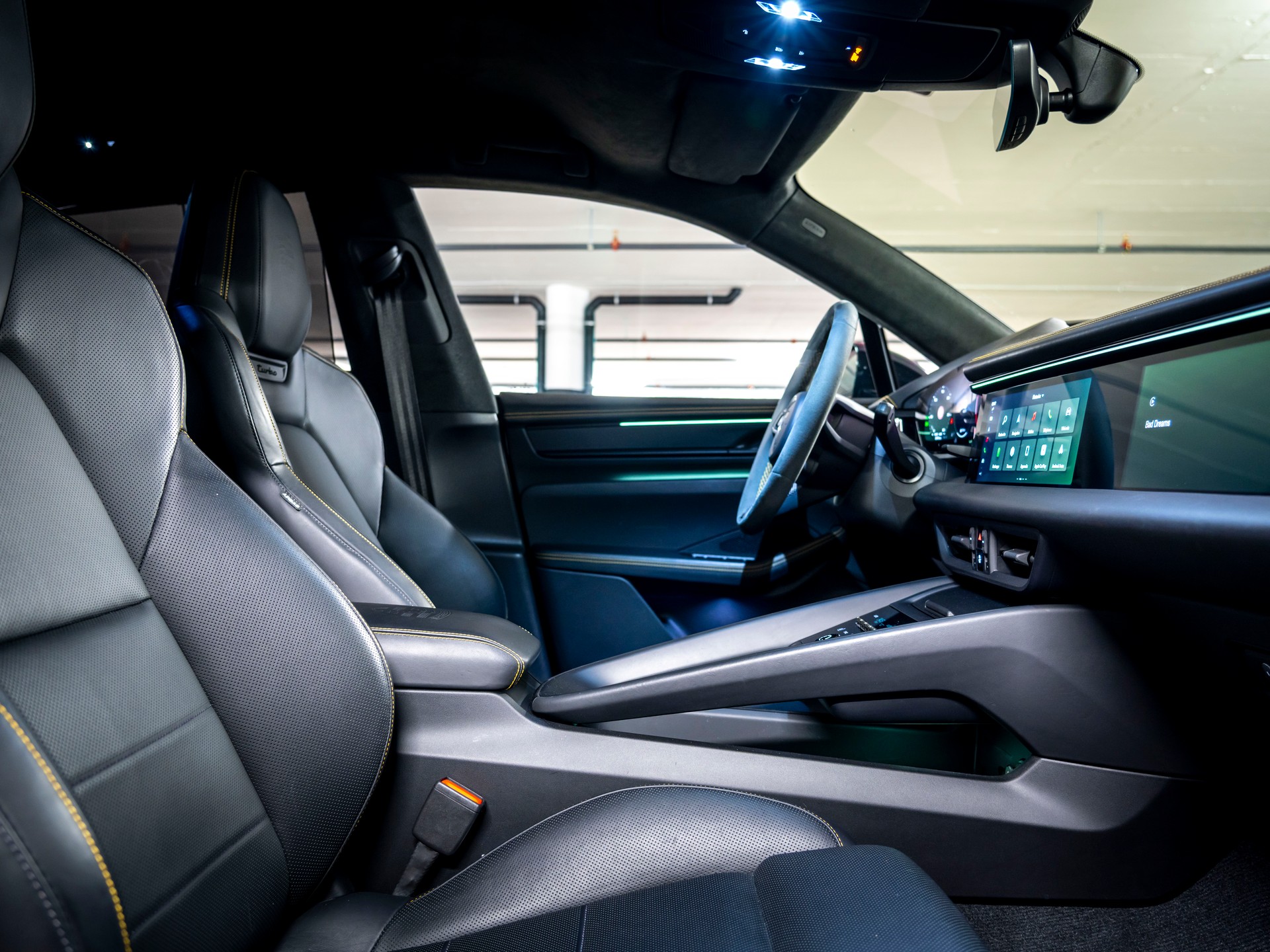 PORSCHE Macan Turbo 100kWh-image-23