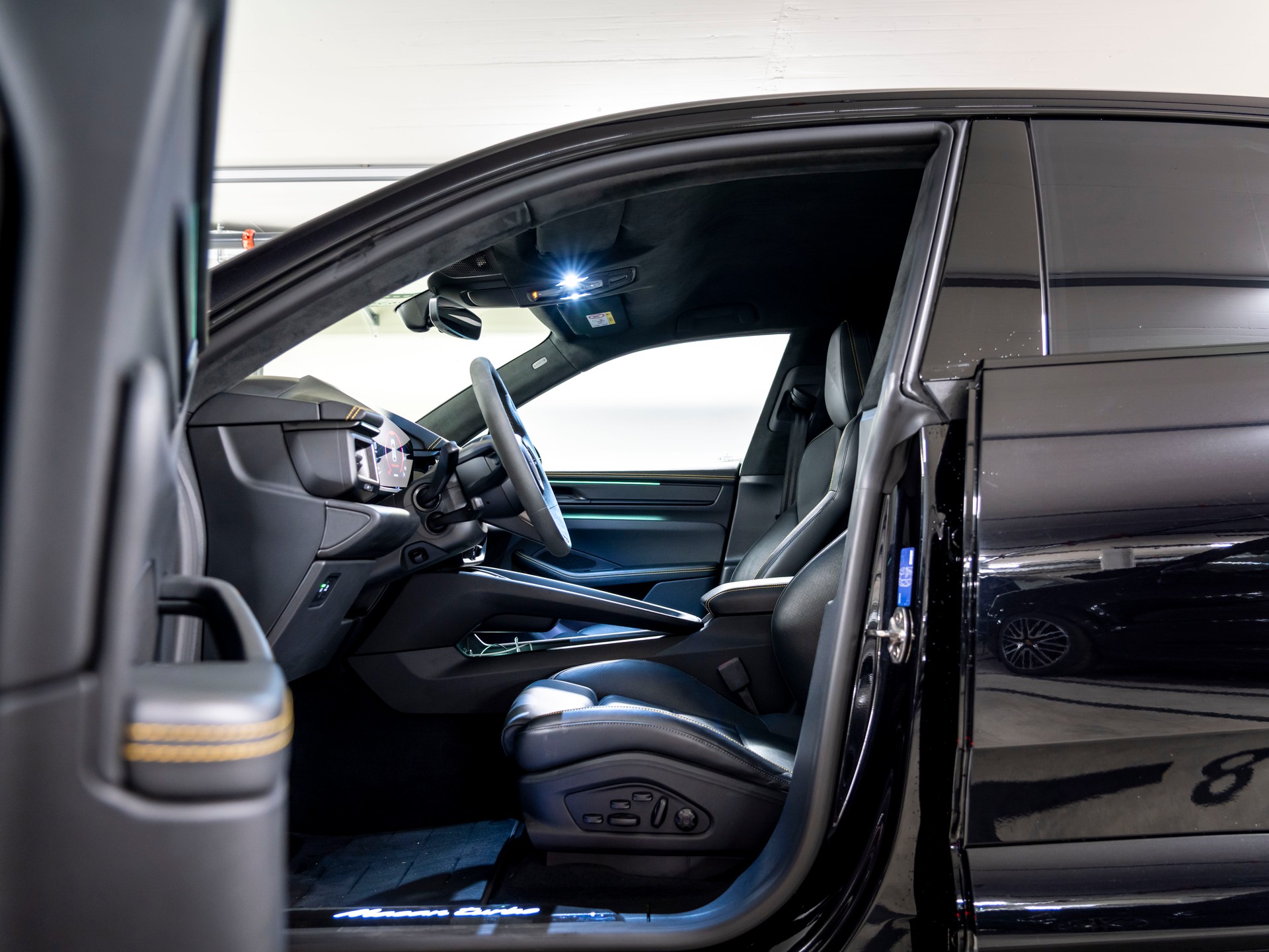 PORSCHE Macan Turbo 100kWh-image-17