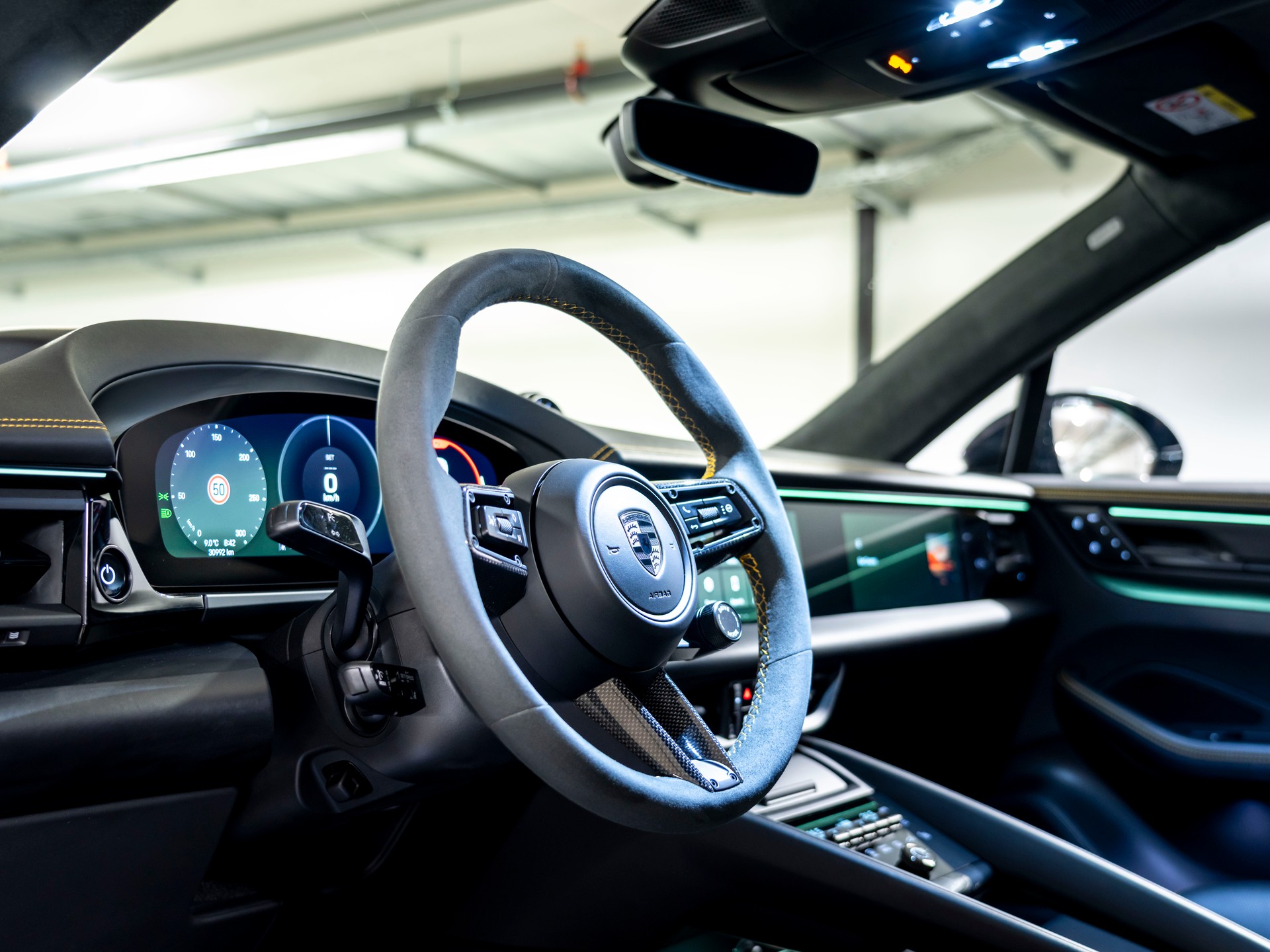 PORSCHE Macan Turbo 100kWh-image-12