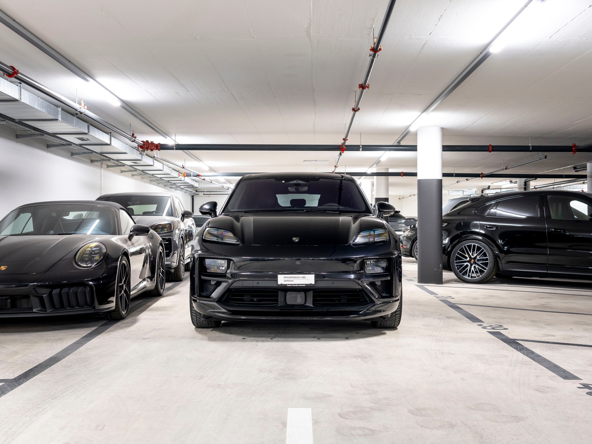 PORSCHE Macan Turbo 100kWh-image-3