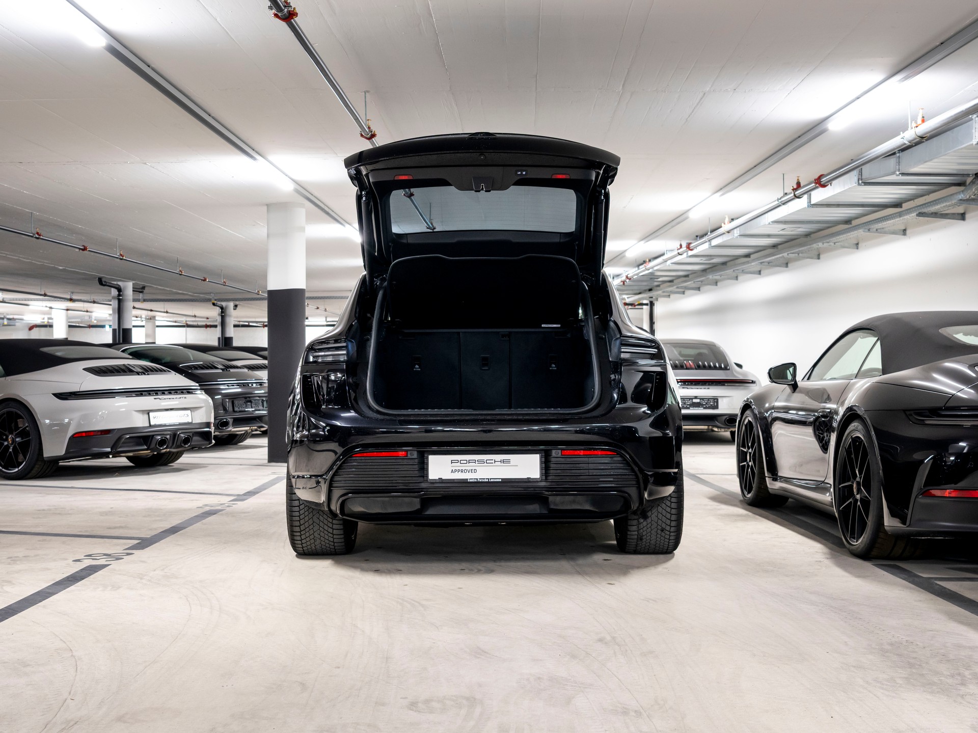 PORSCHE Macan Turbo 100kWh-image-5