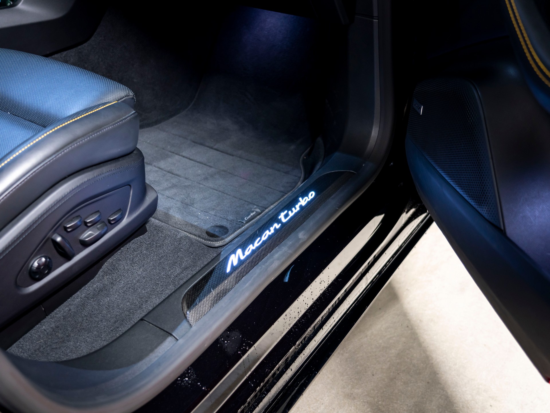 PORSCHE Macan Turbo 100kWh-image-25