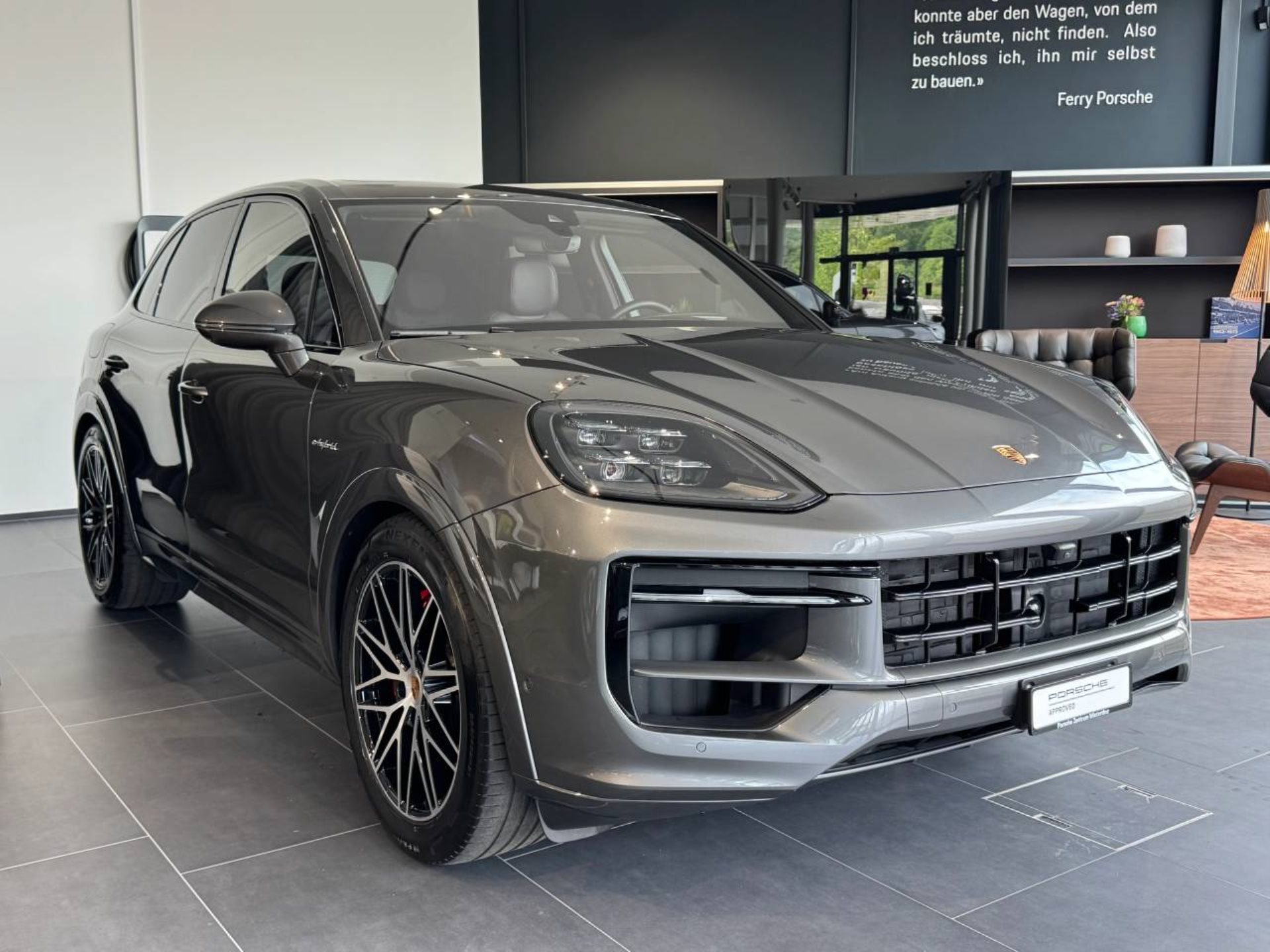 PORSCHE Cayenne S E-Hybrid-image-8